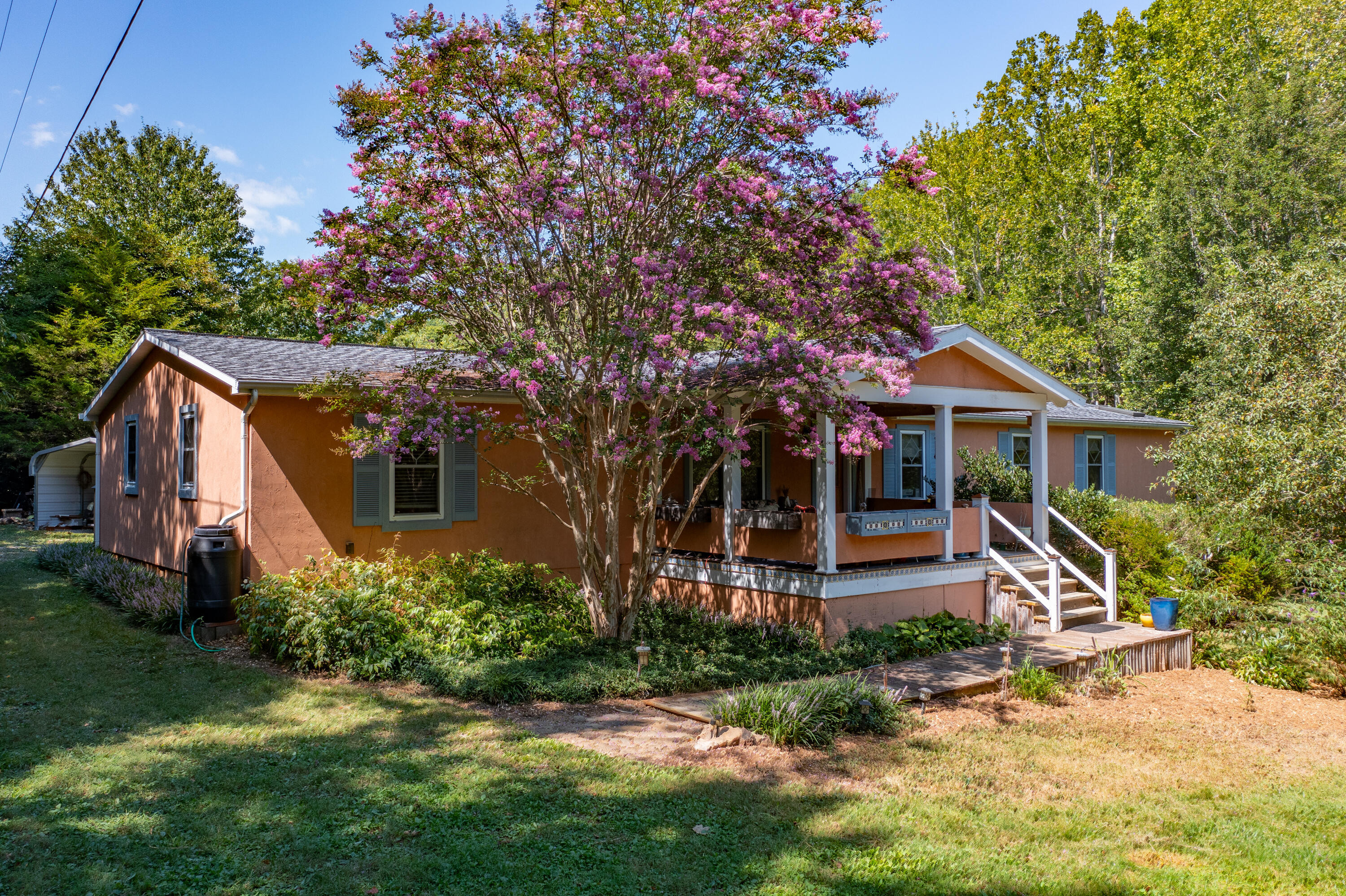 68 Woodrow Ln