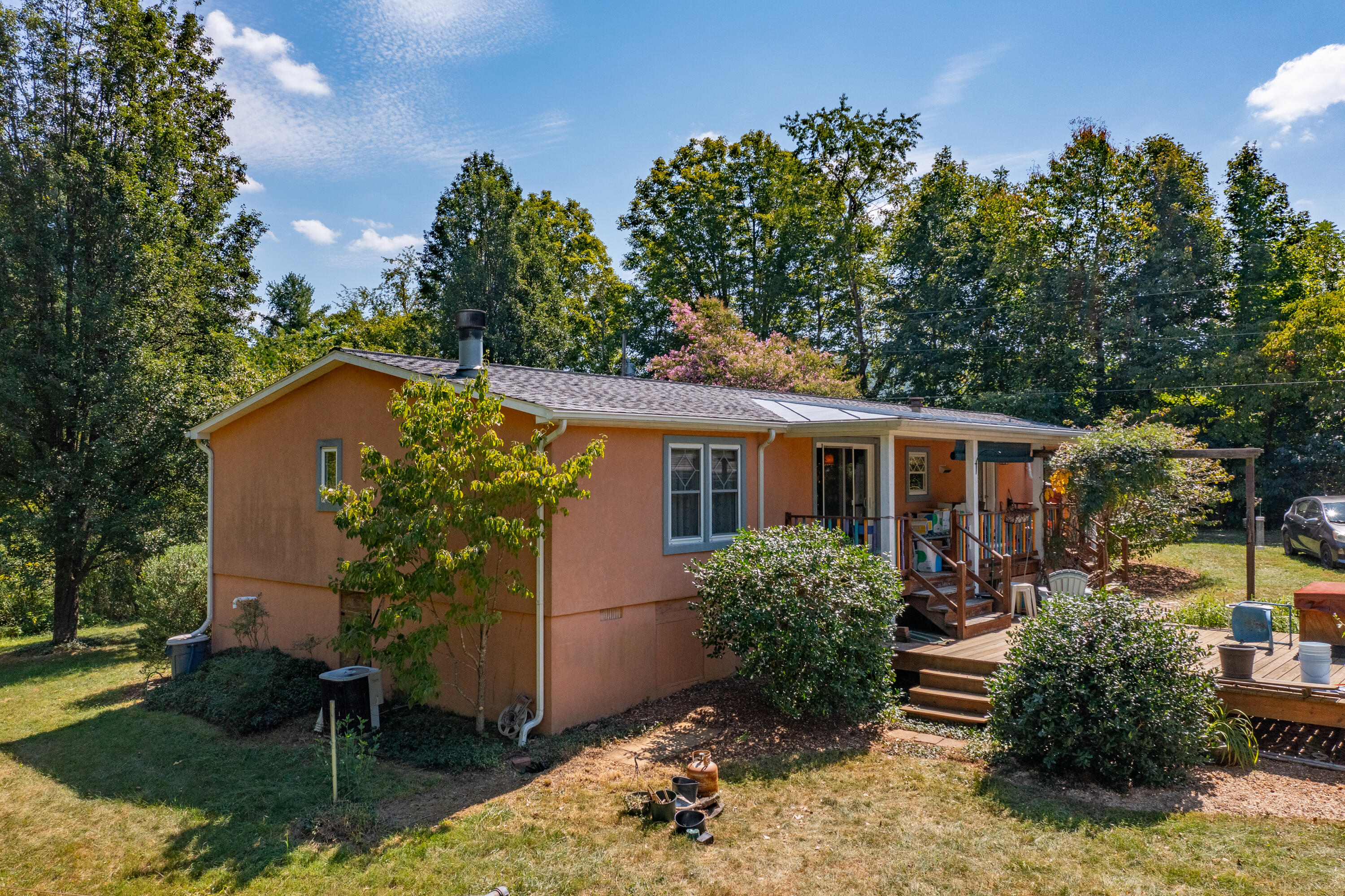68 Woodrow Ln