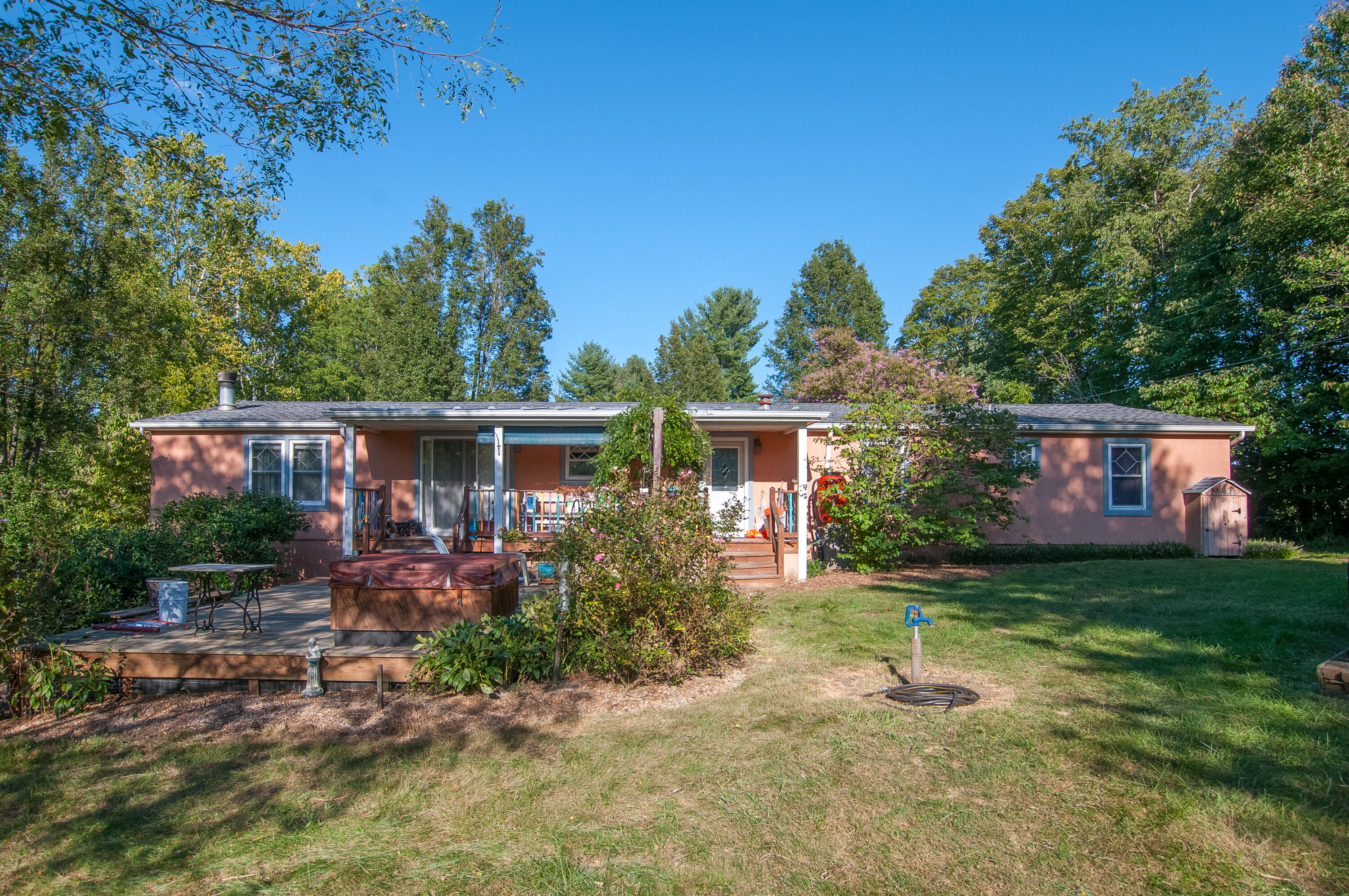 68 Woodrow Ln