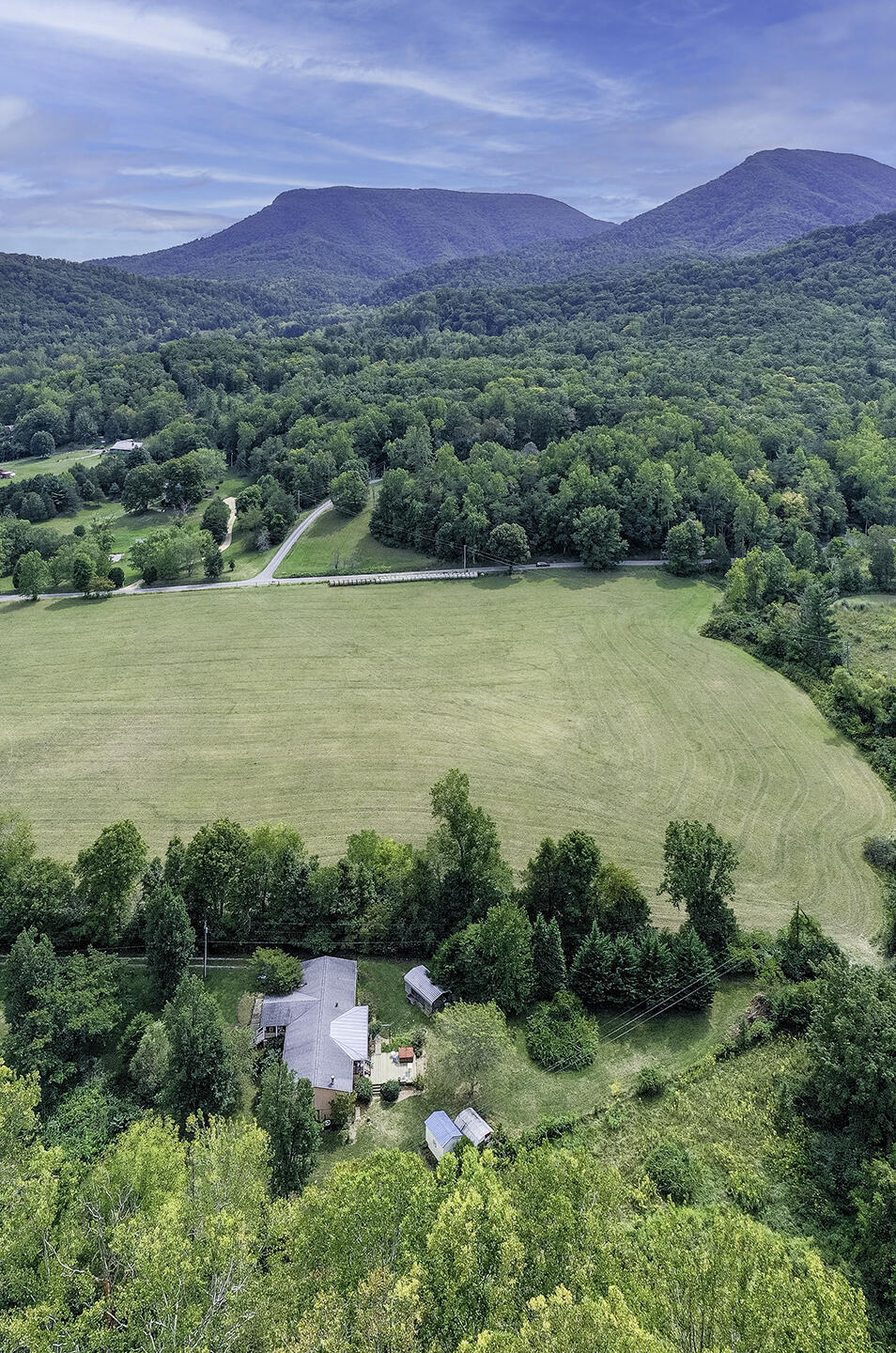 68 Woodrow Ln