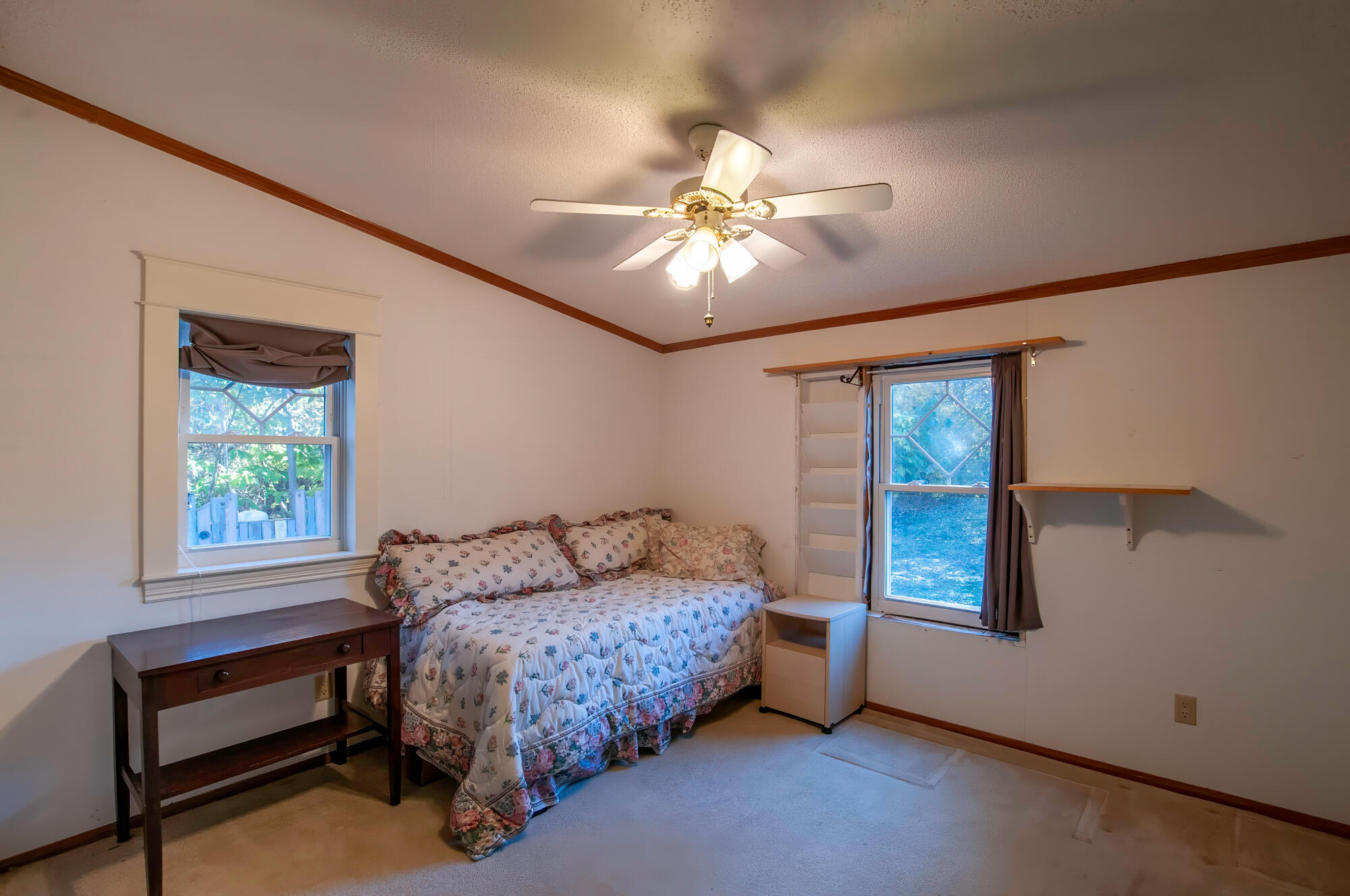 68 Woodrow Ln