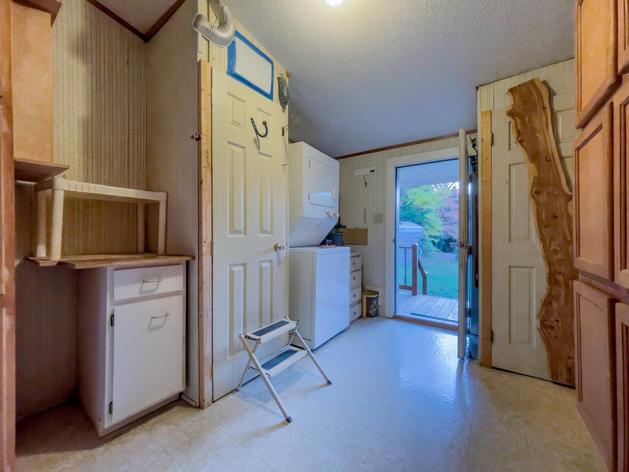 68 Woodrow Ln
