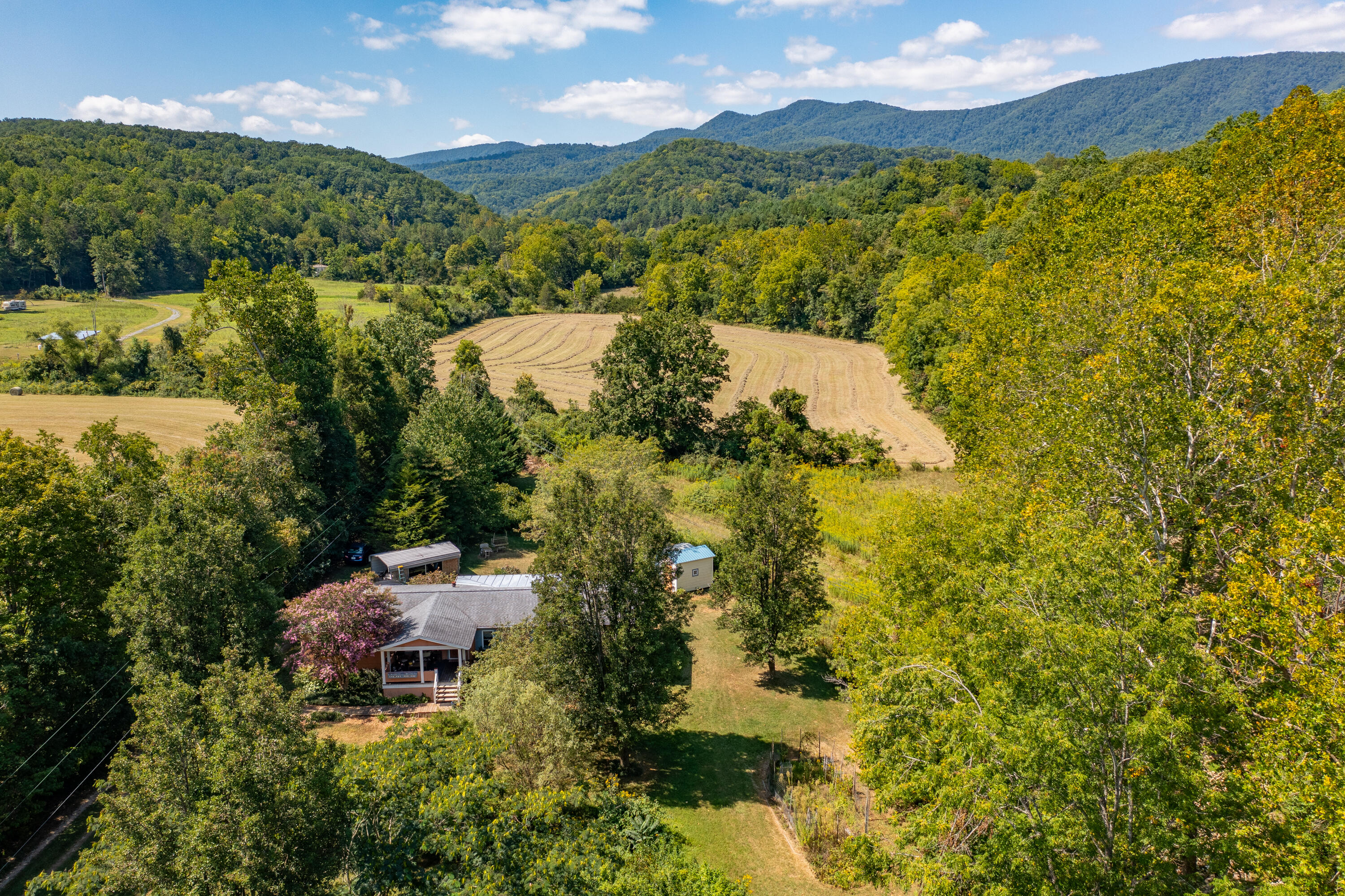 68 Woodrow Ln