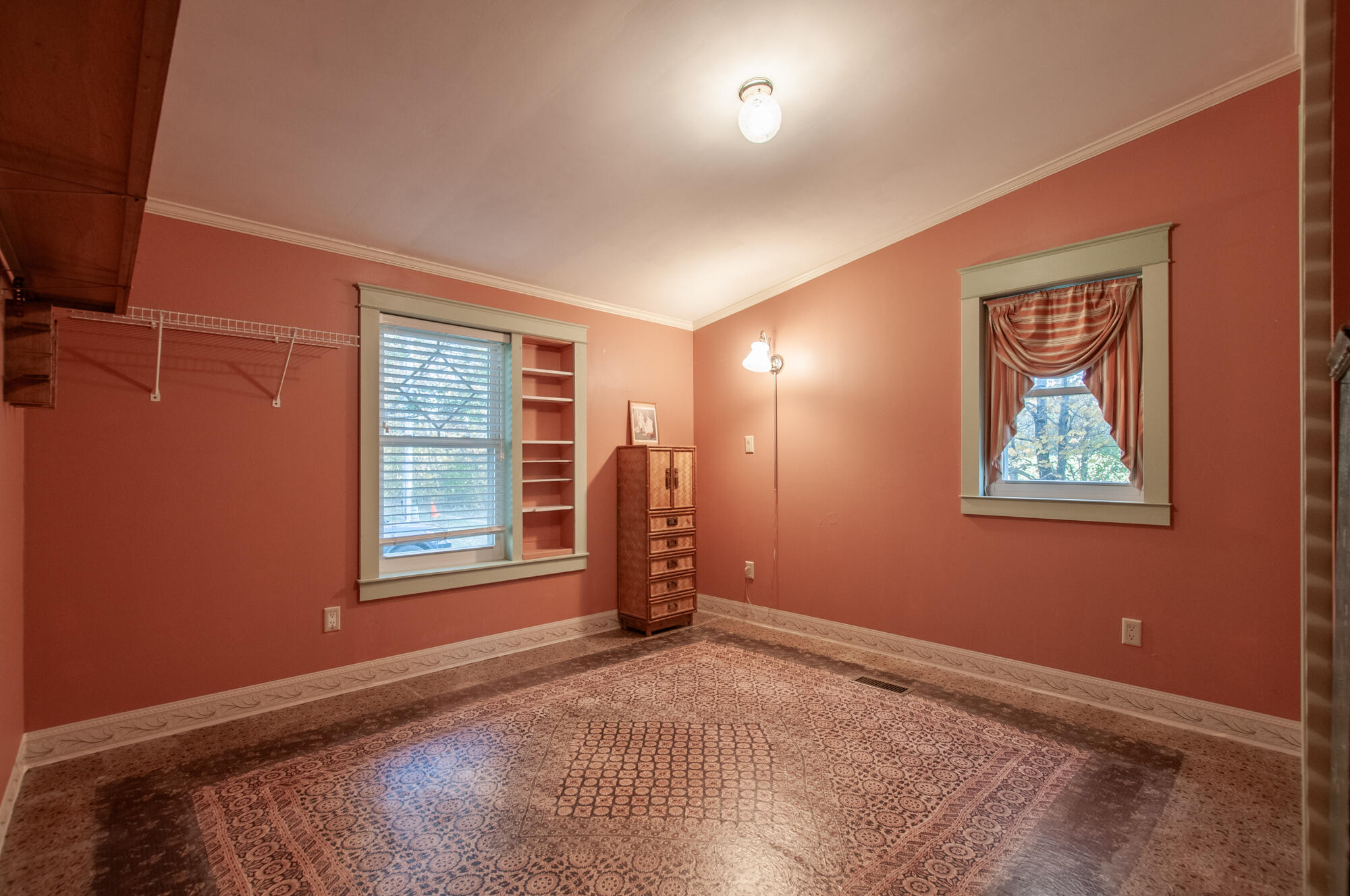 68 Woodrow Ln