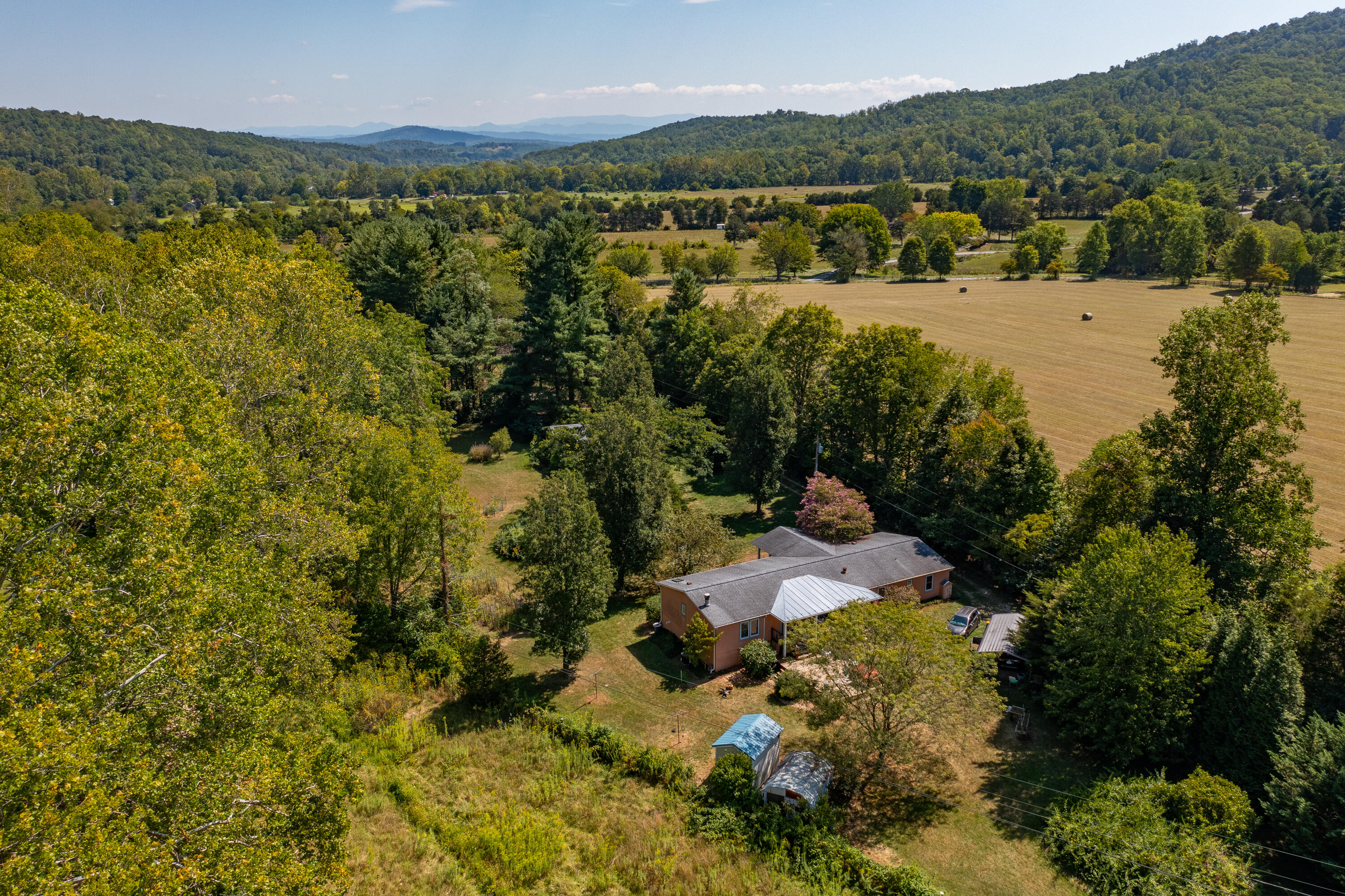 68 Woodrow Ln