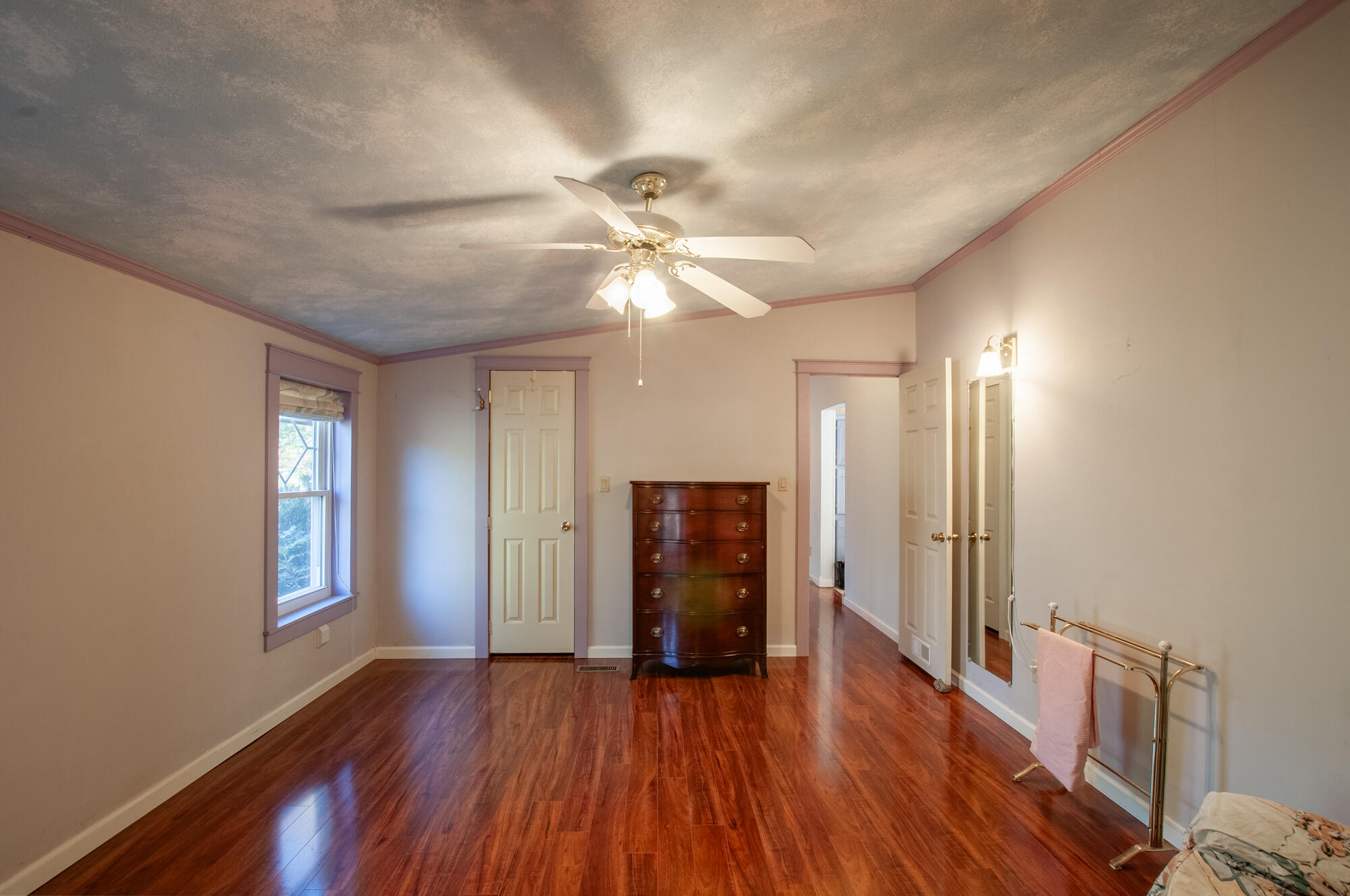 68 Woodrow Ln