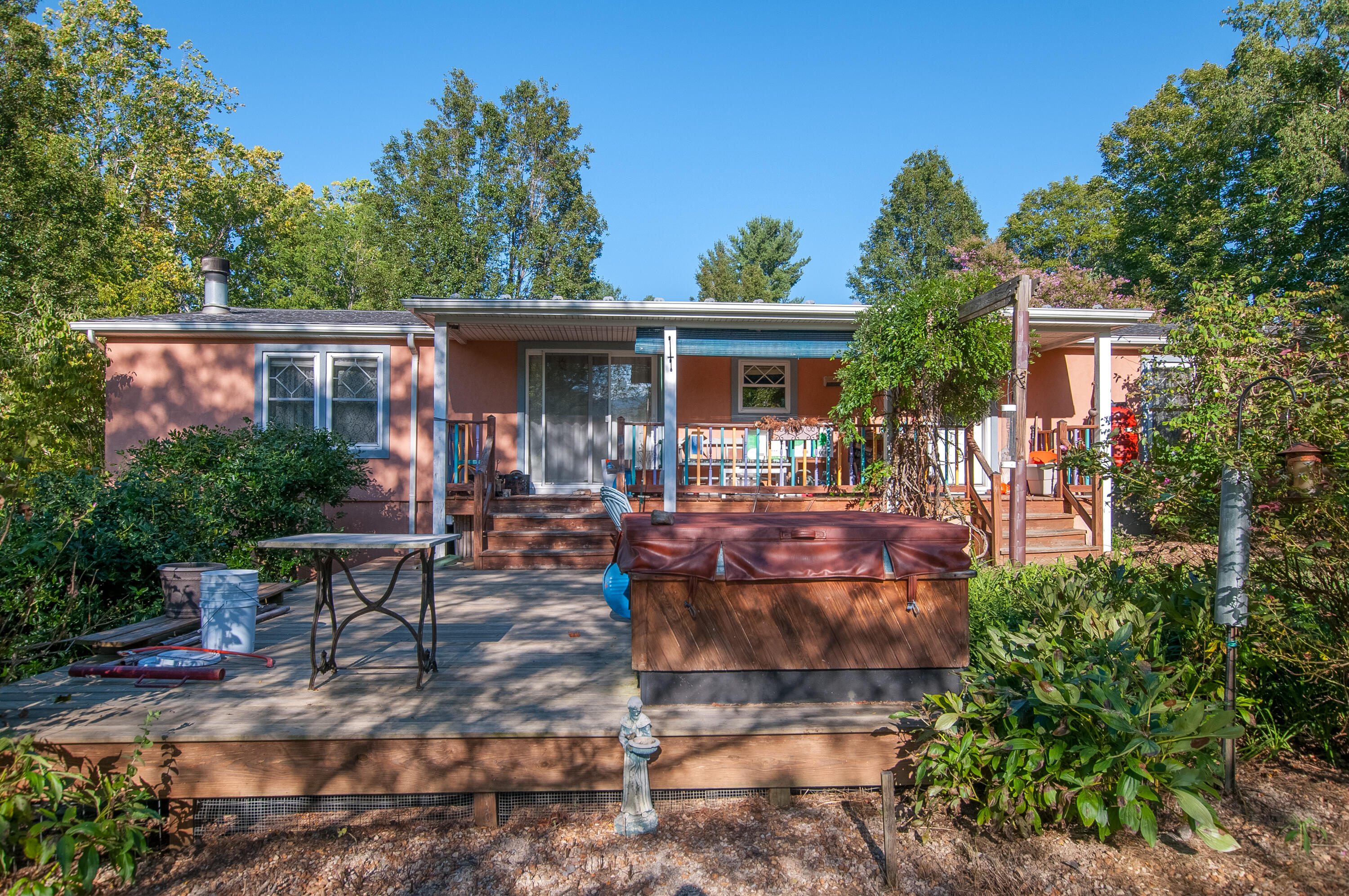 68 Woodrow Ln