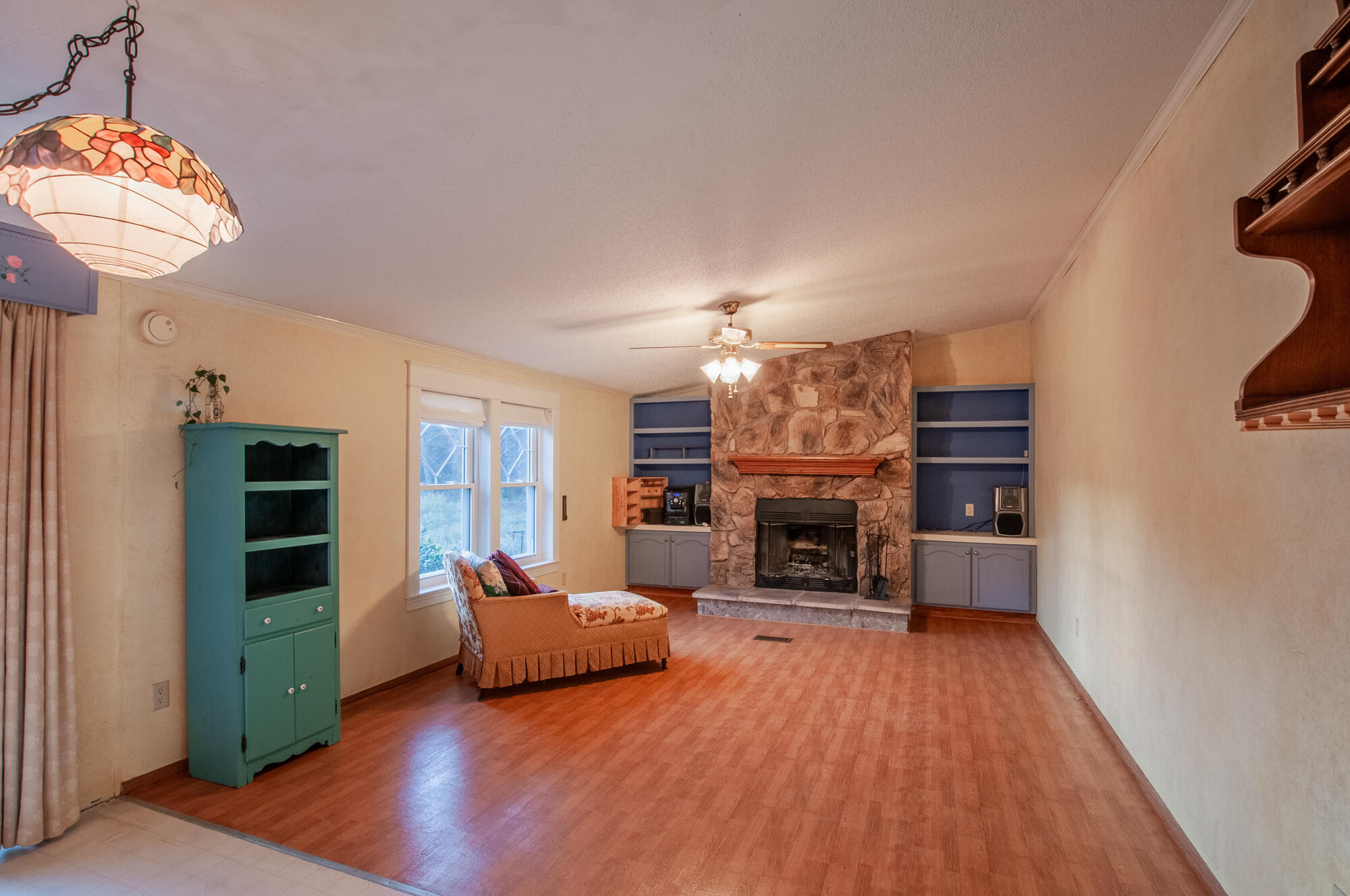 68 Woodrow Ln