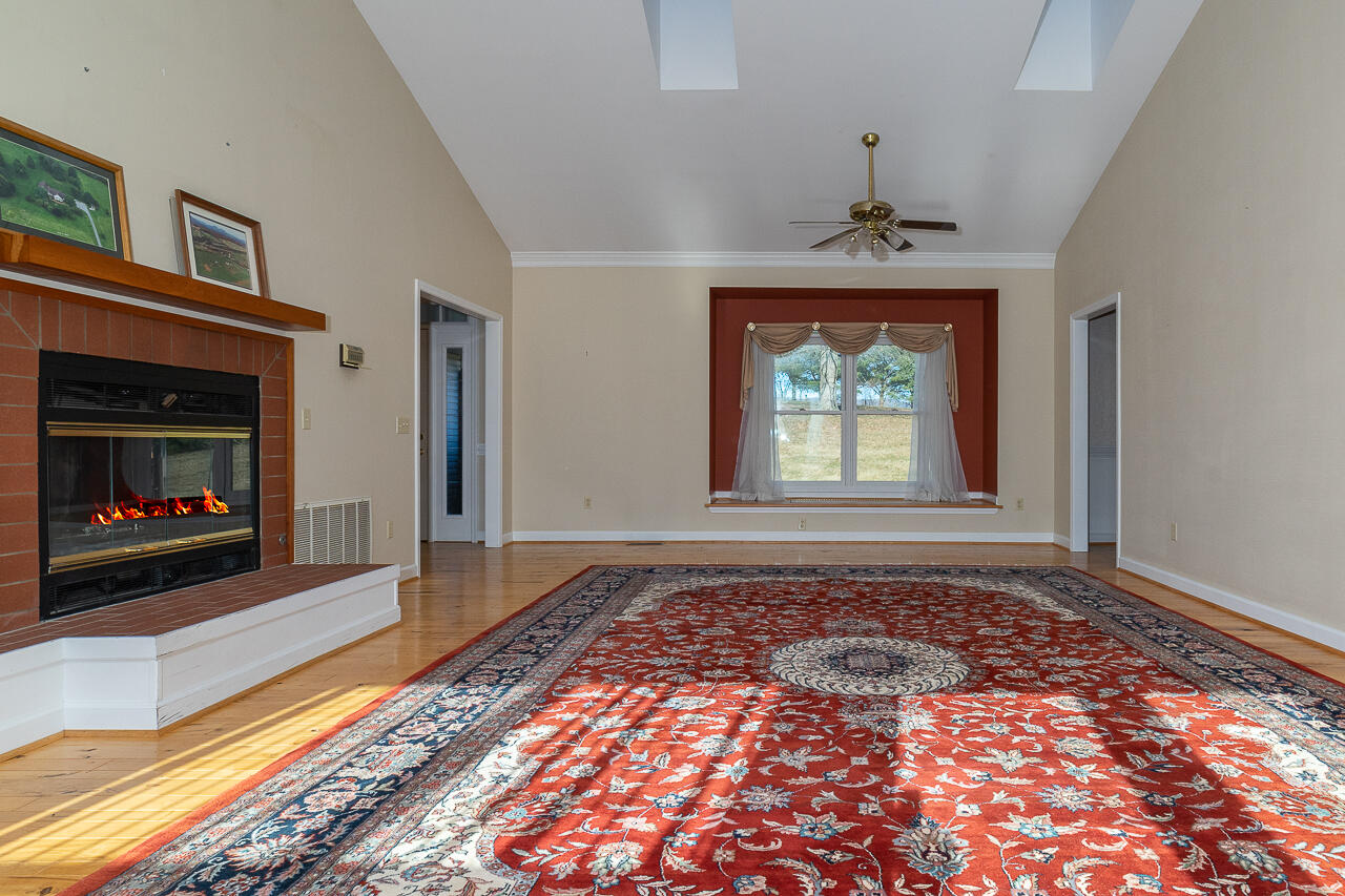 262 Tinkerville Rd