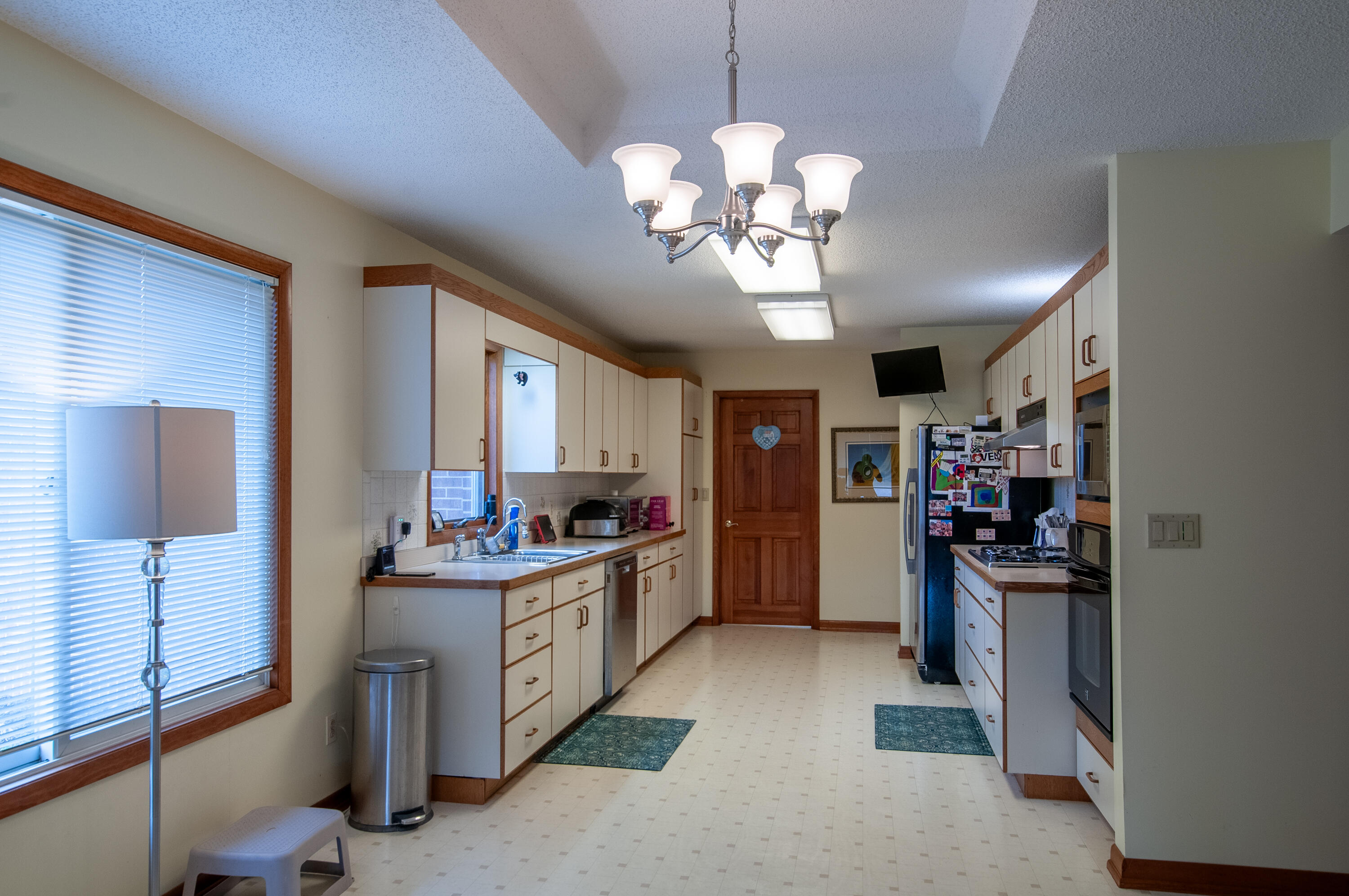 106 Merrick Ln