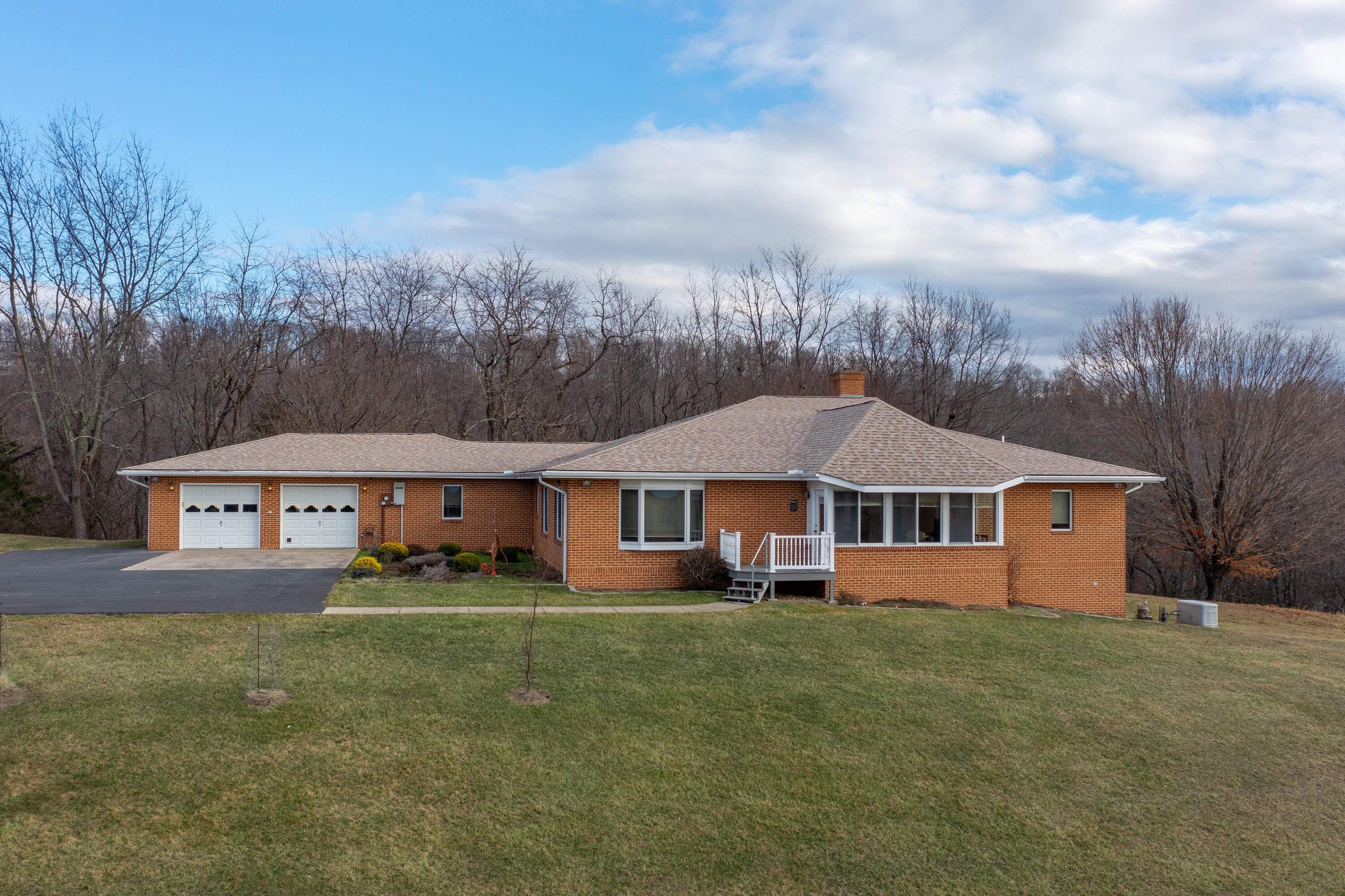 106 Merrick Ln