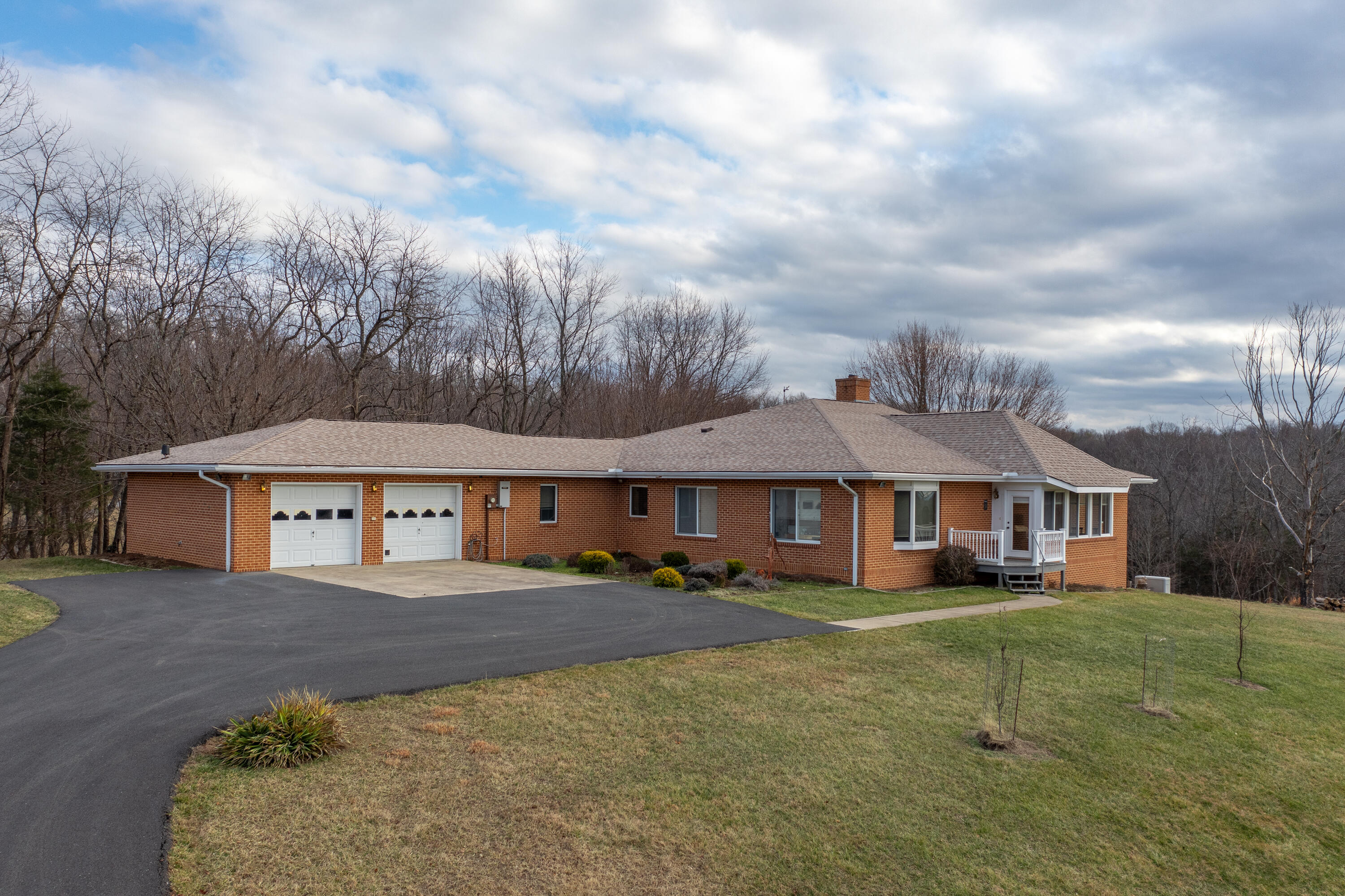 106 Merrick Ln