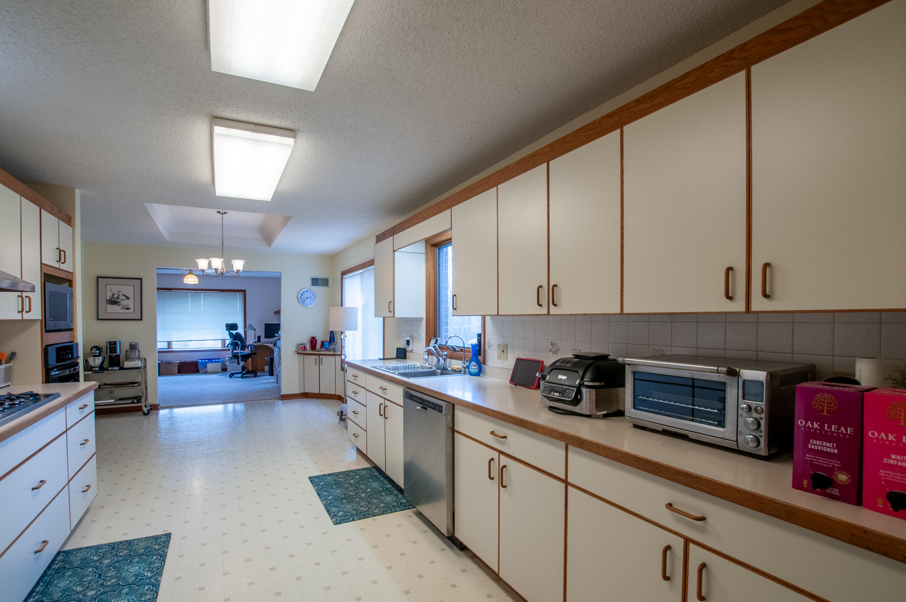 106 Merrick Ln