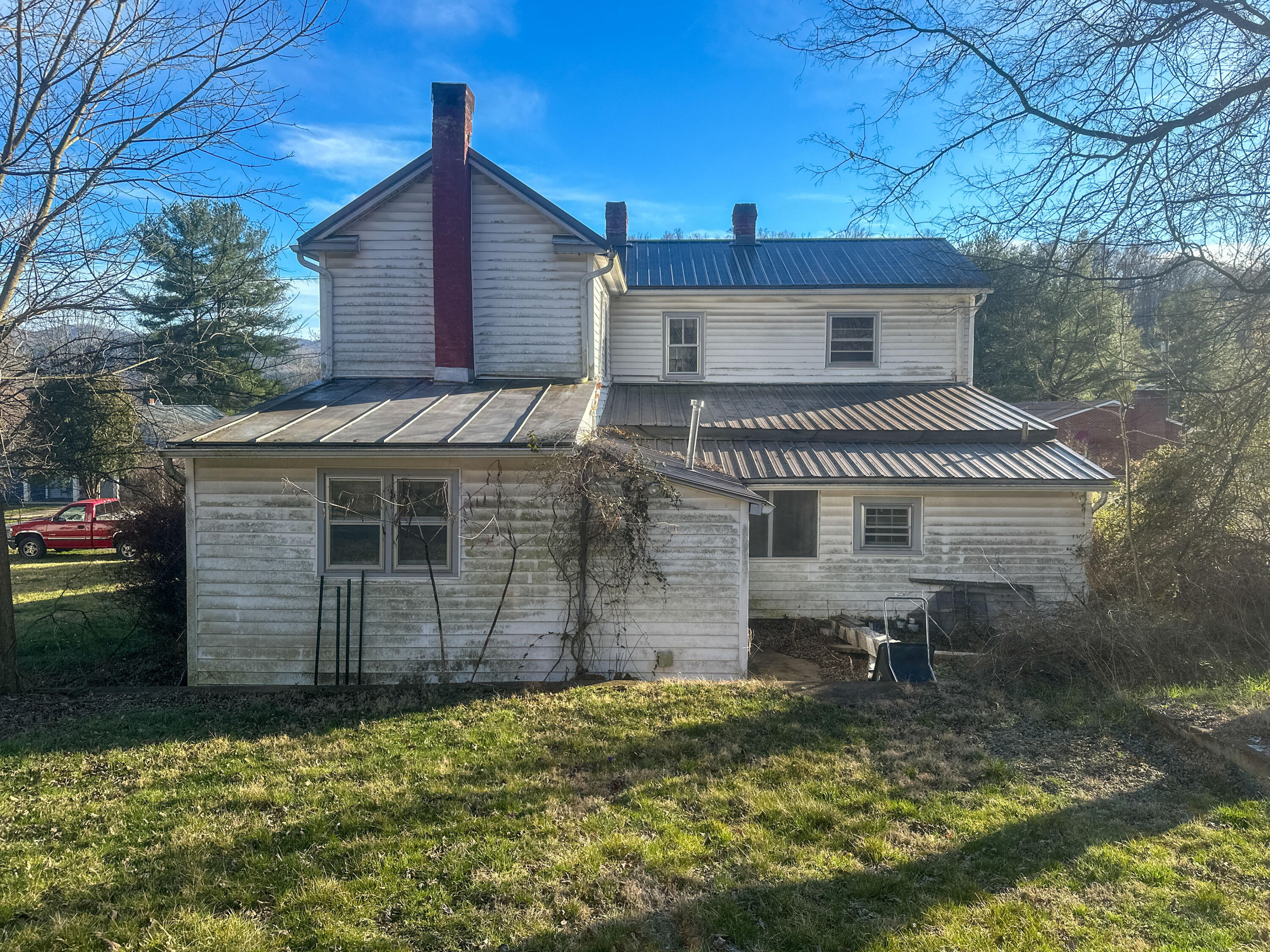 821 Orchard Ave