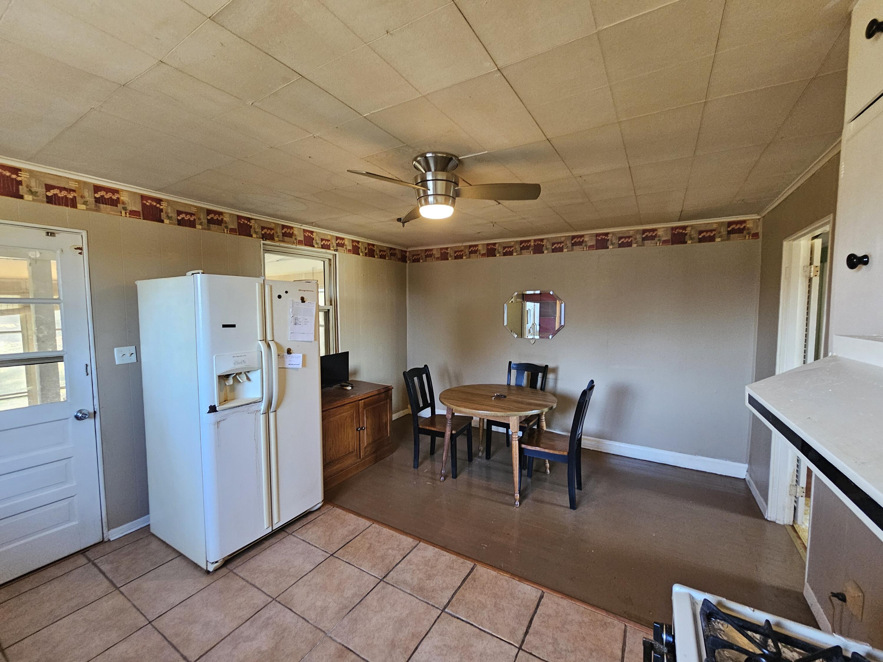 306 Walker St