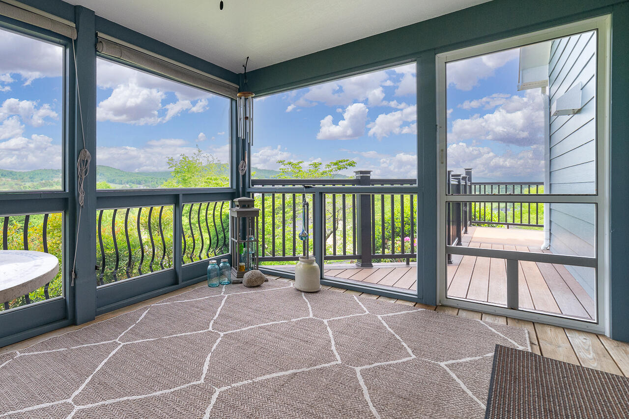 7 Hamilton Dr