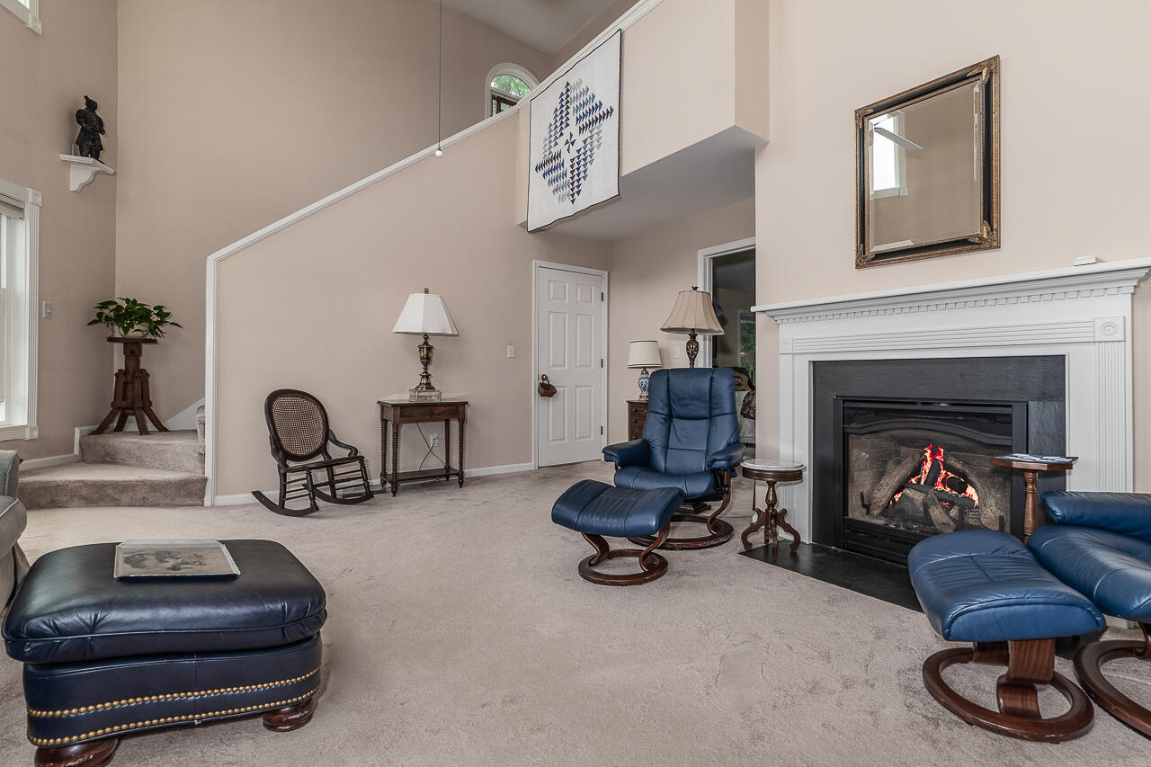 7 Hamilton Dr