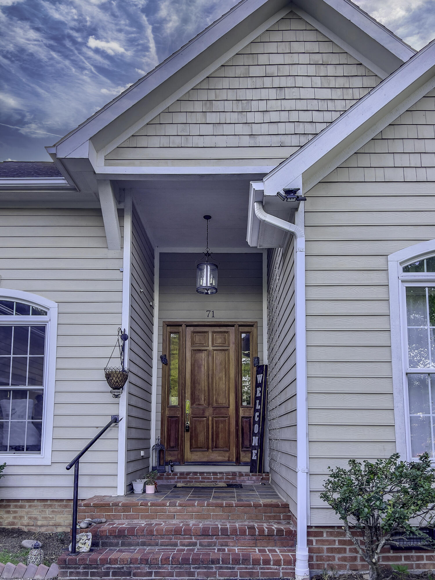 71 Woodridge Ln