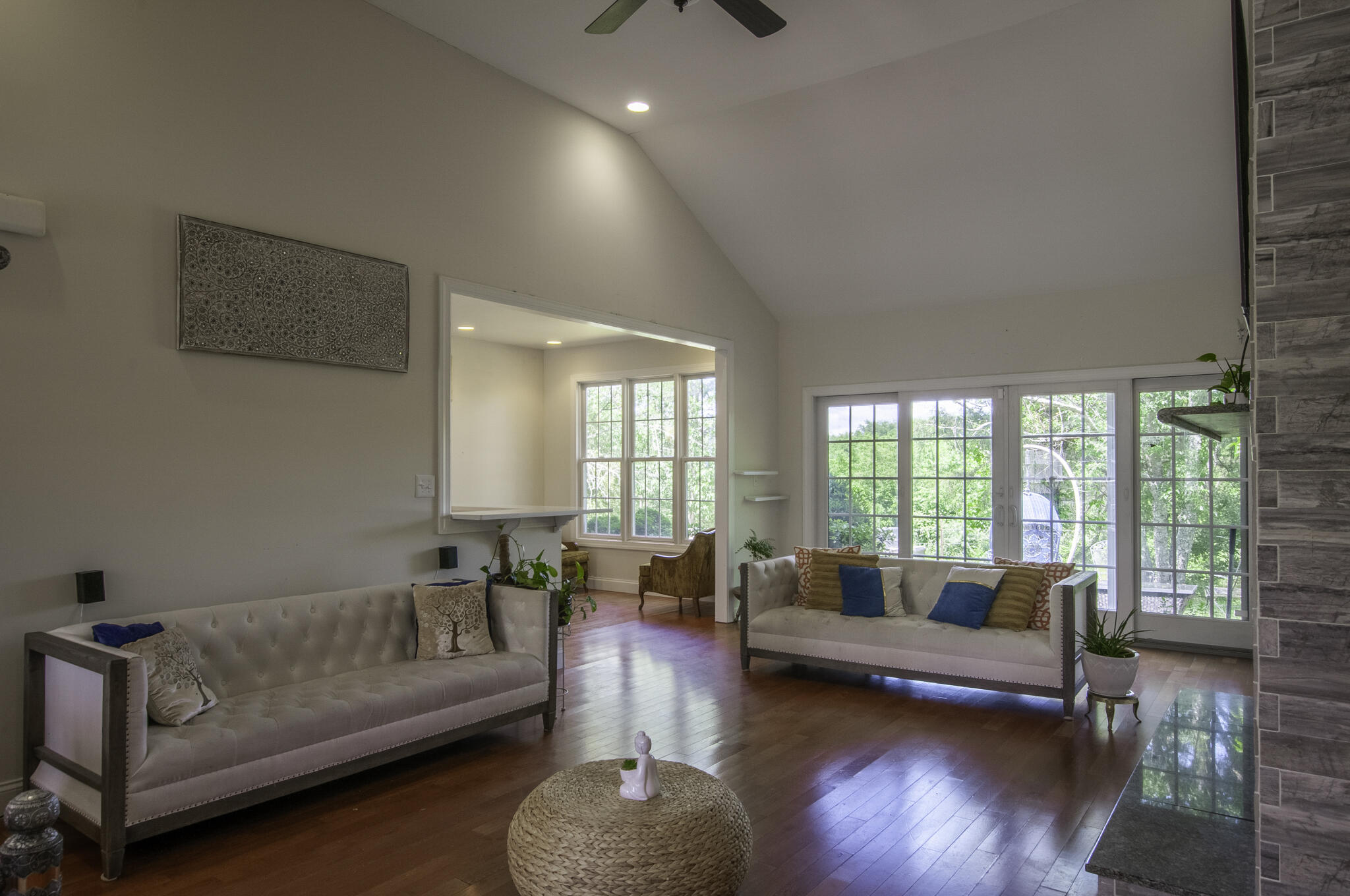71 Woodridge Ln