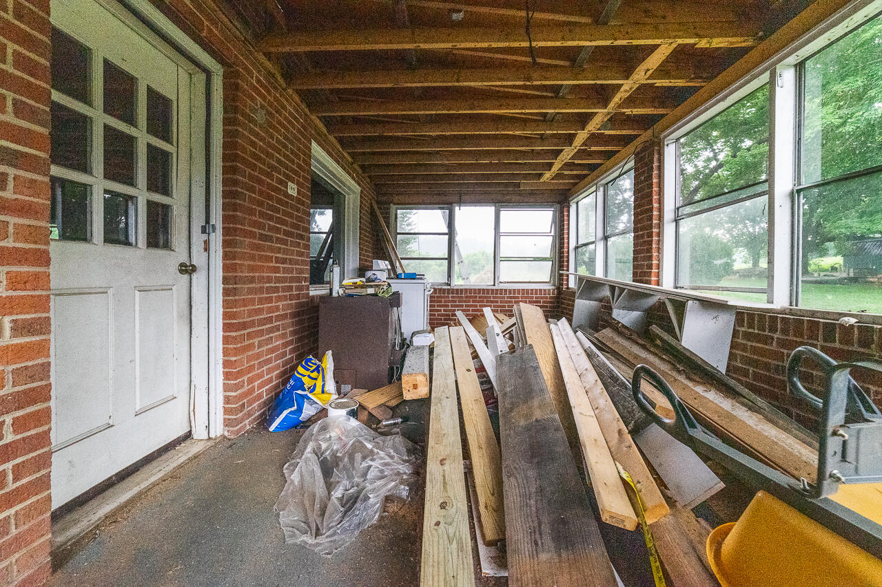 2853 River Rd