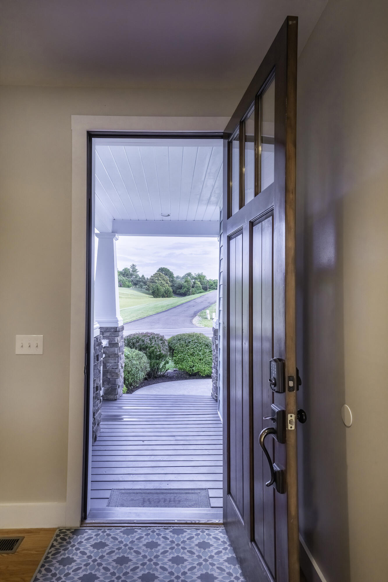 40 Cora Ln