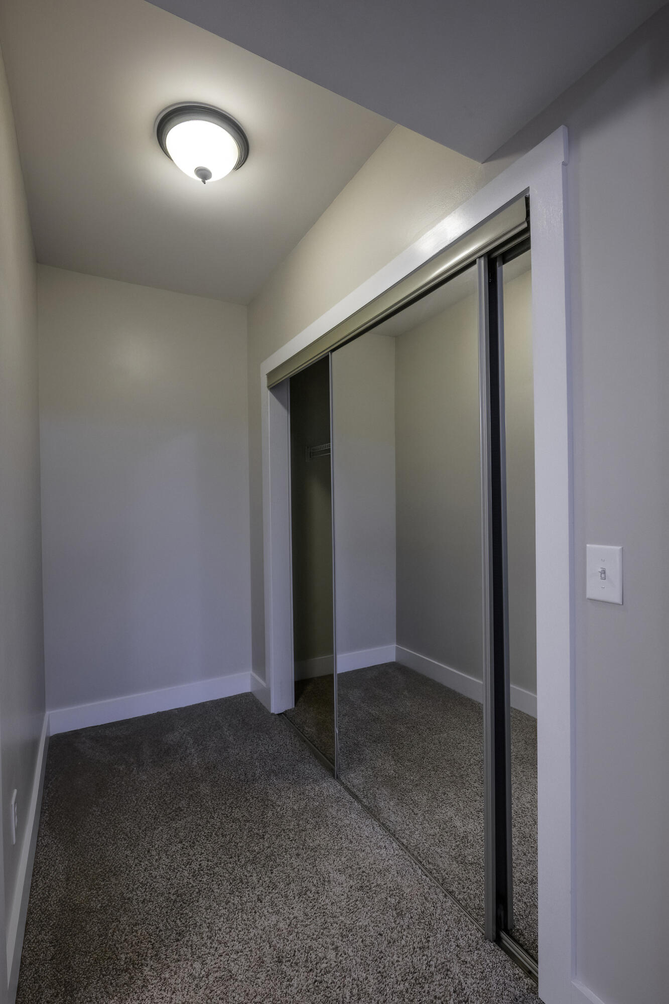 40 Cora Ln