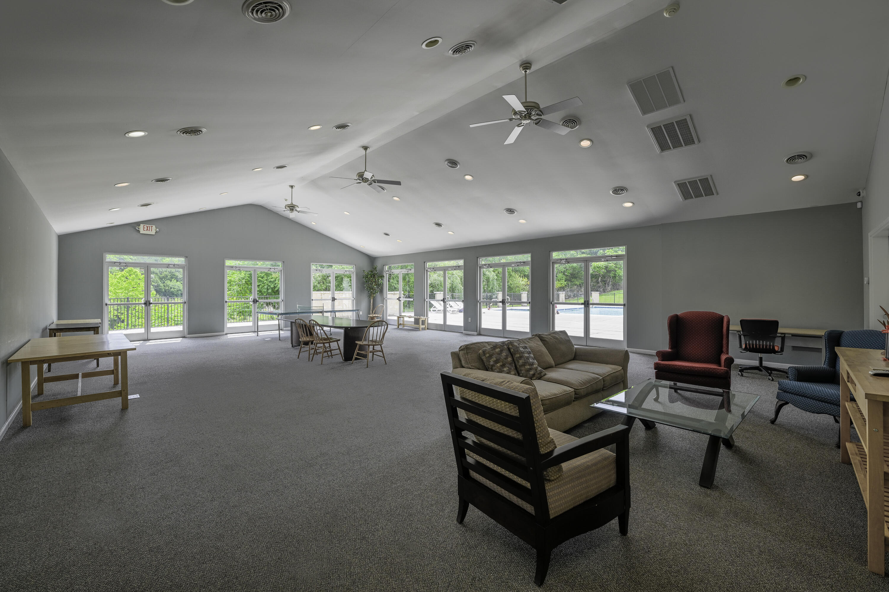 40 Cora Ln