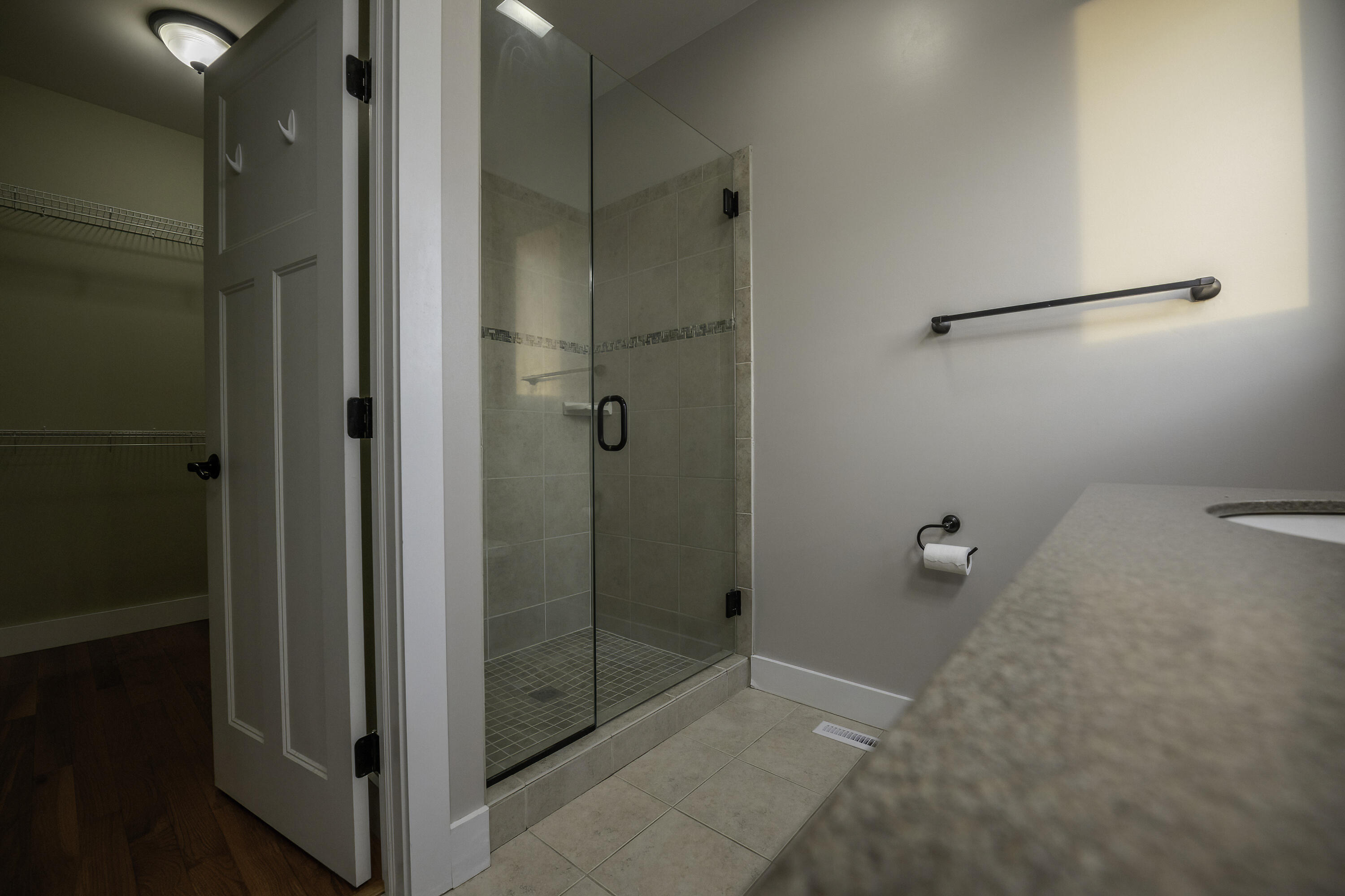 40 Cora Ln