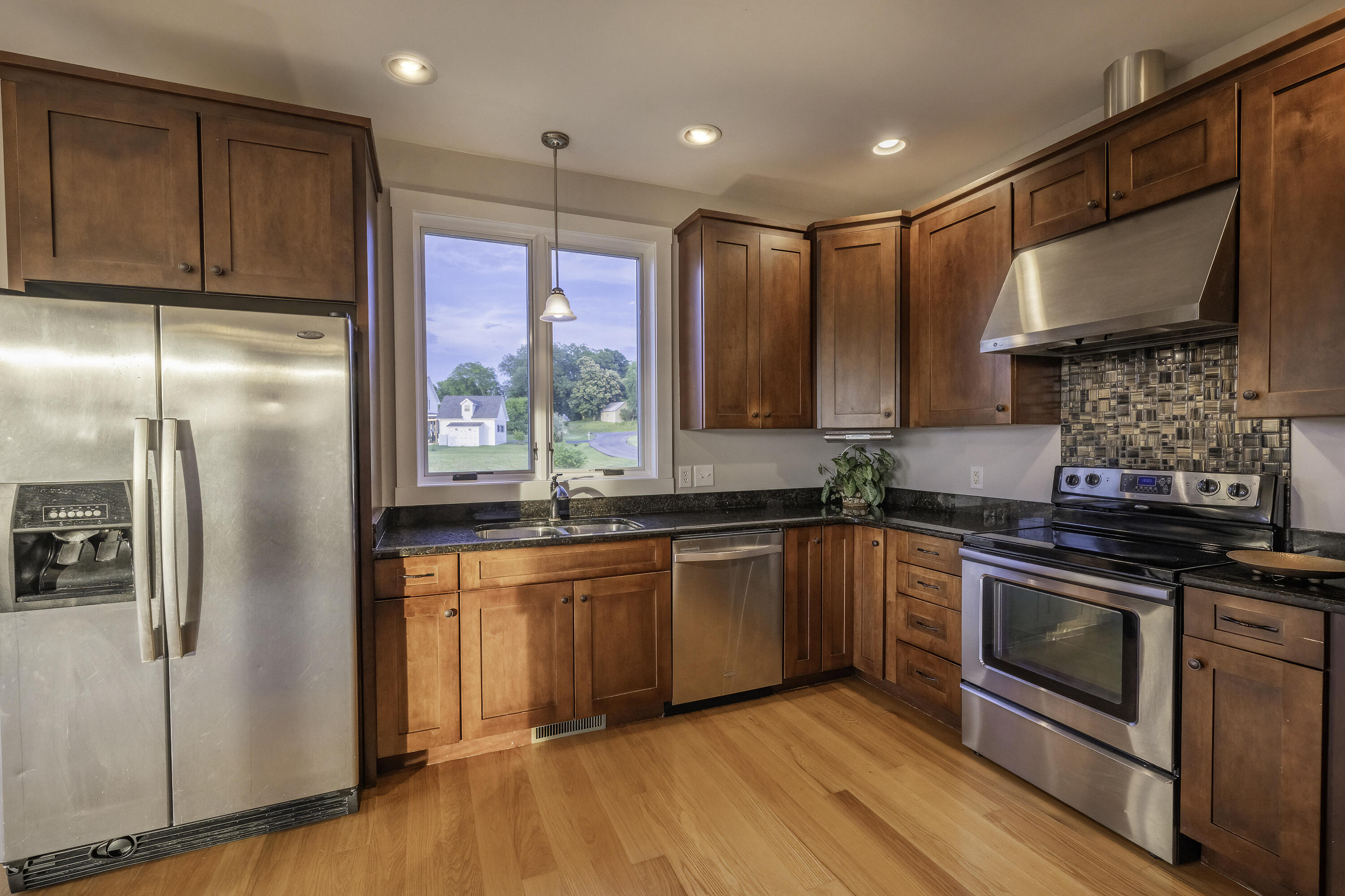 40 Cora Ln