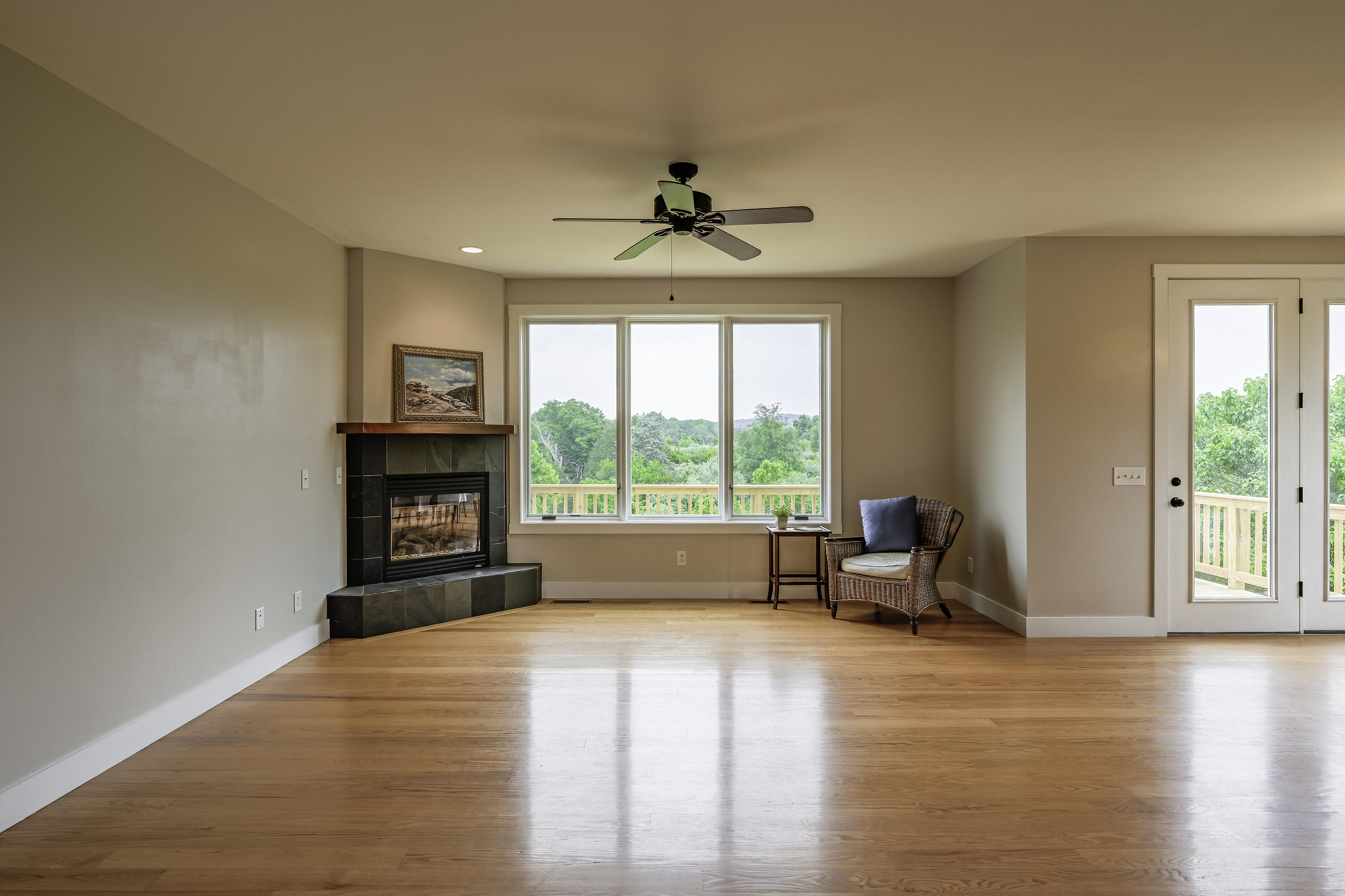 40 Cora Ln