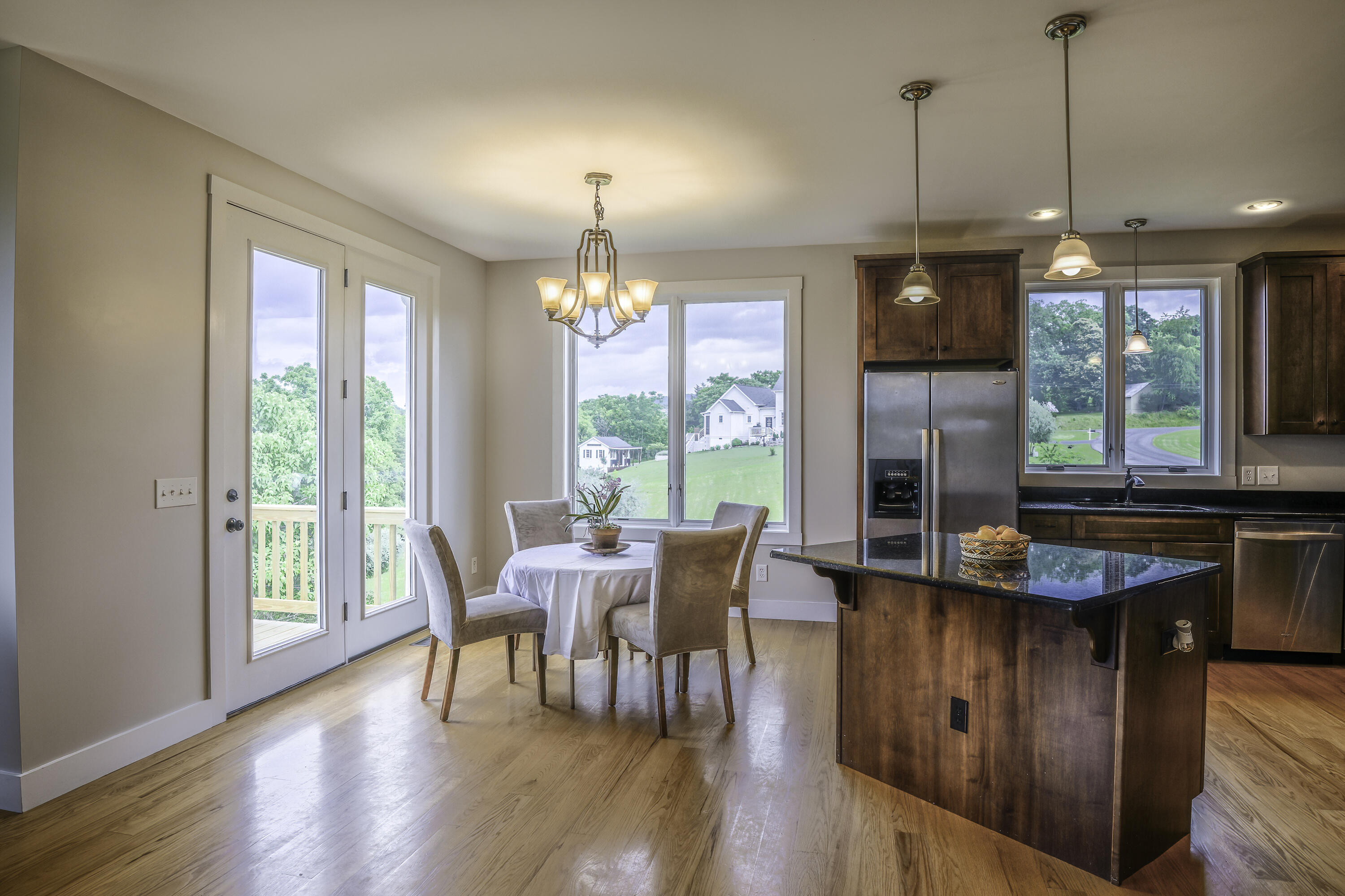 40 Cora Ln