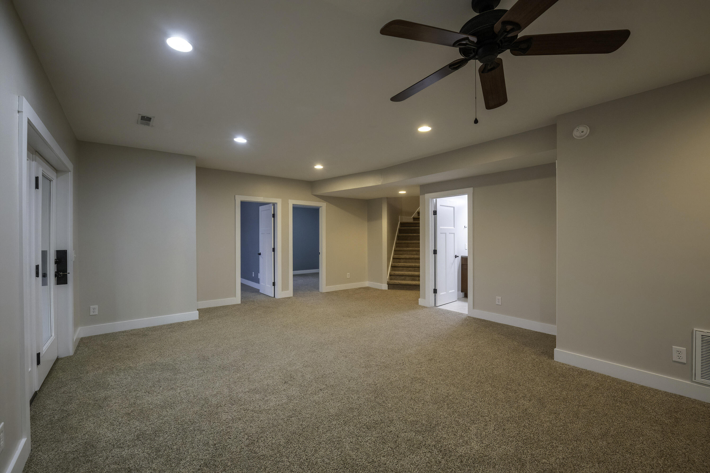 40 Cora Ln