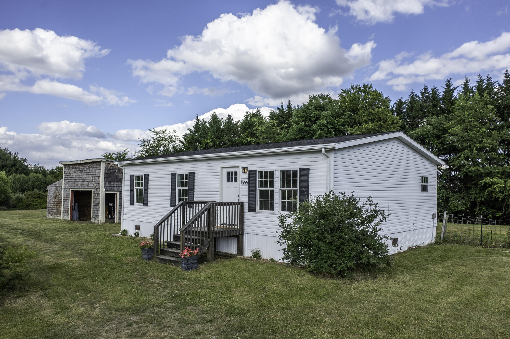 1550 Ridge Rd