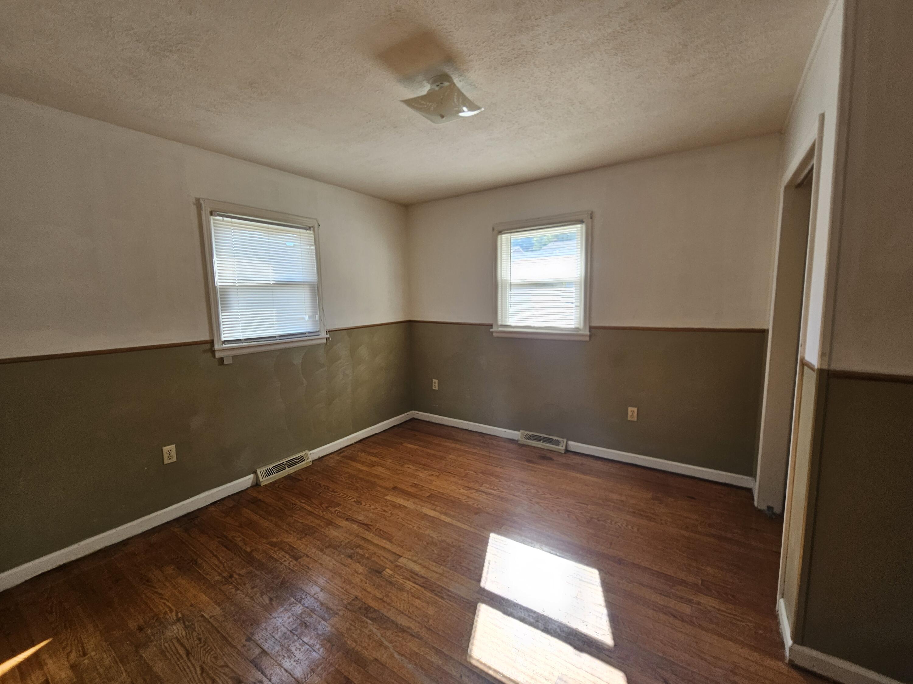 1318 Cedar Ave