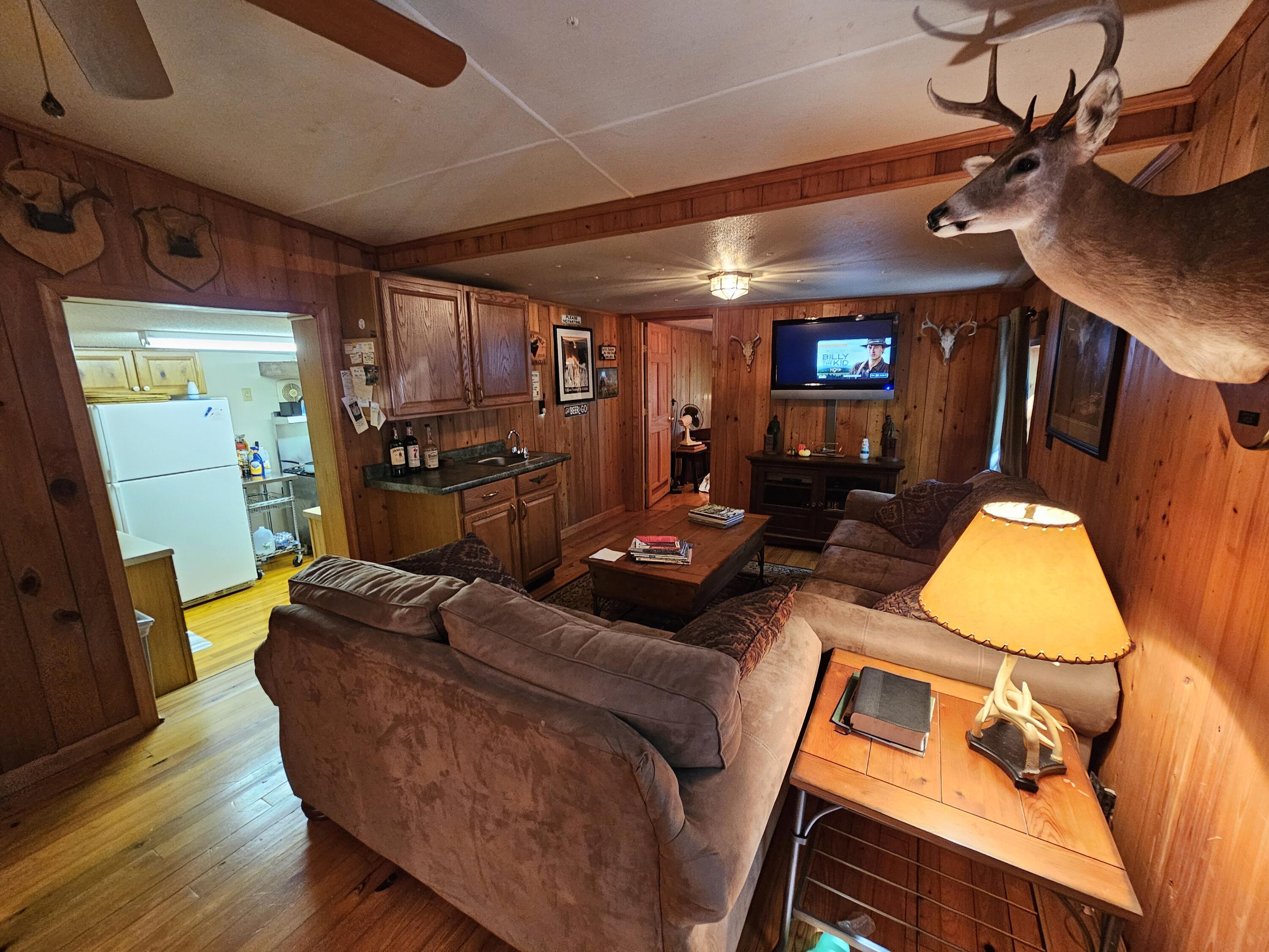 557 Texas Ln