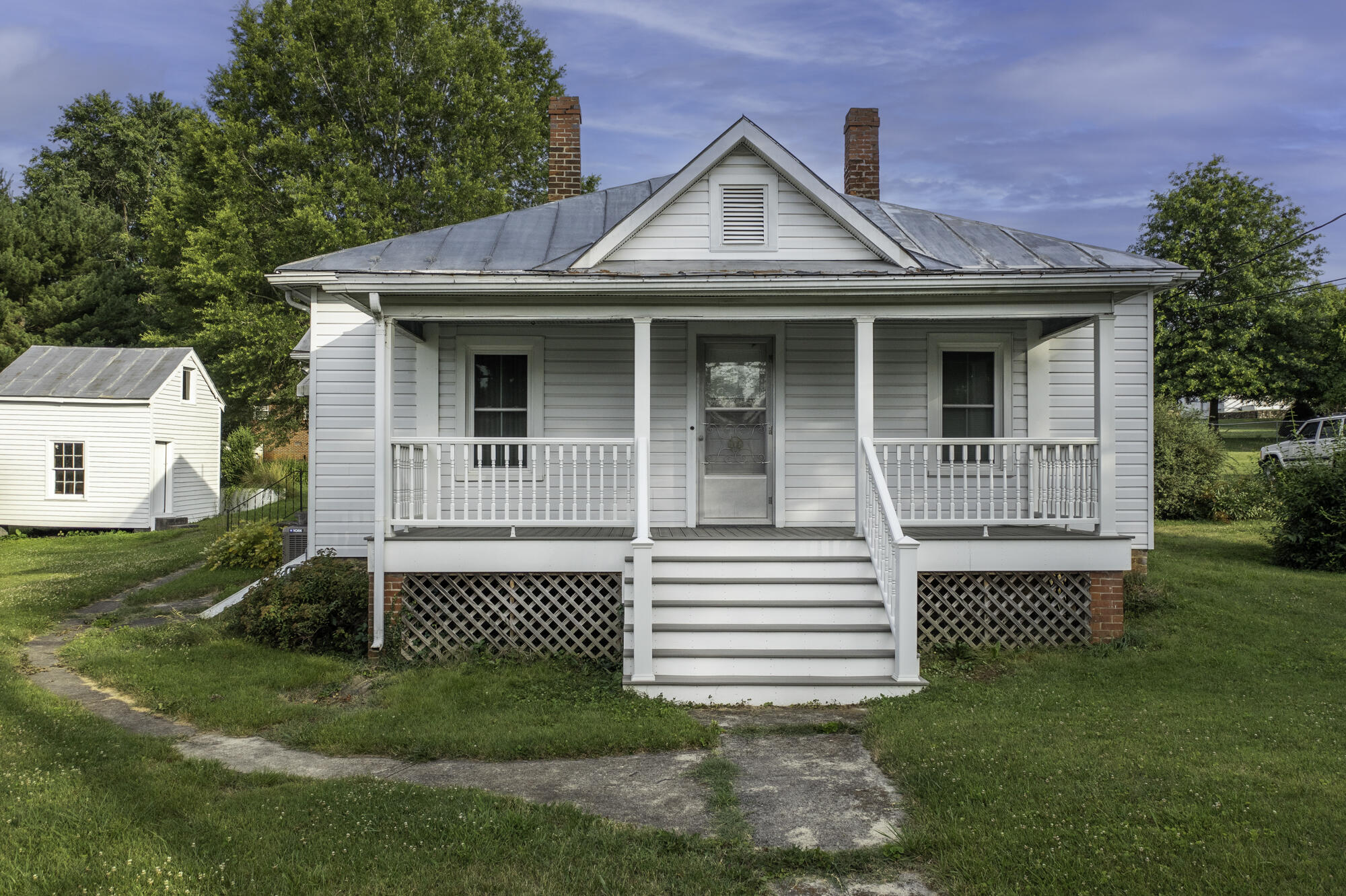214 Walker St
