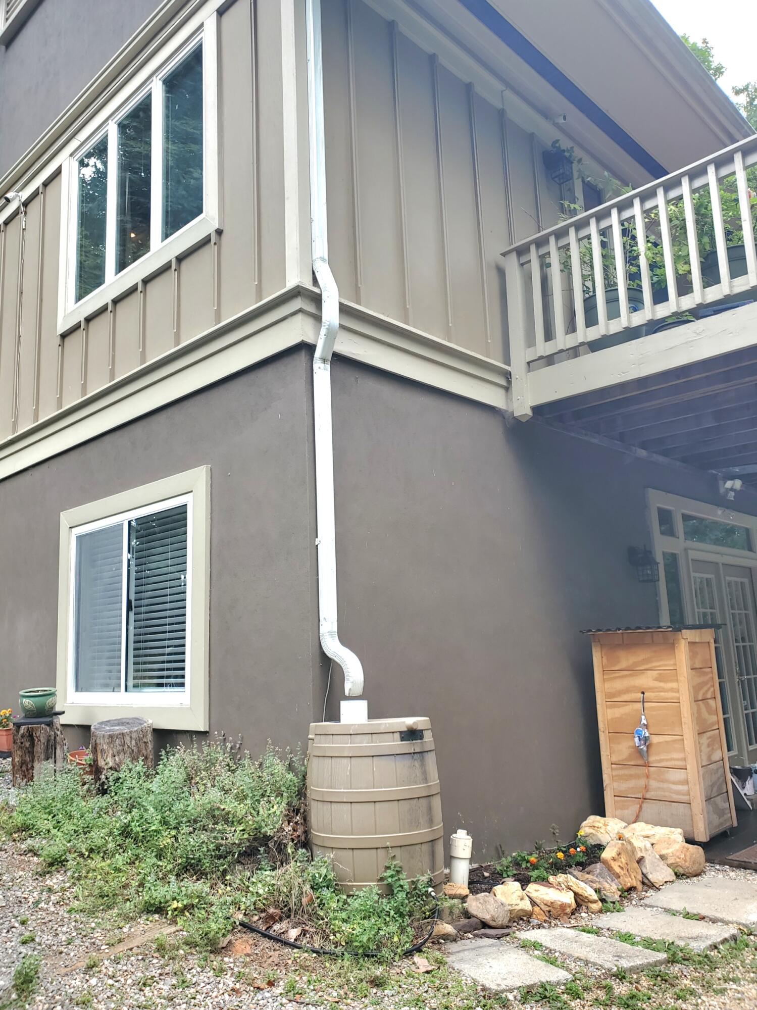 70 Mountain Song Ln