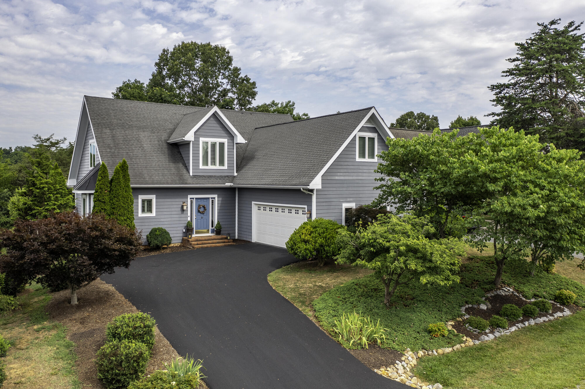 89 Woodridge Ln