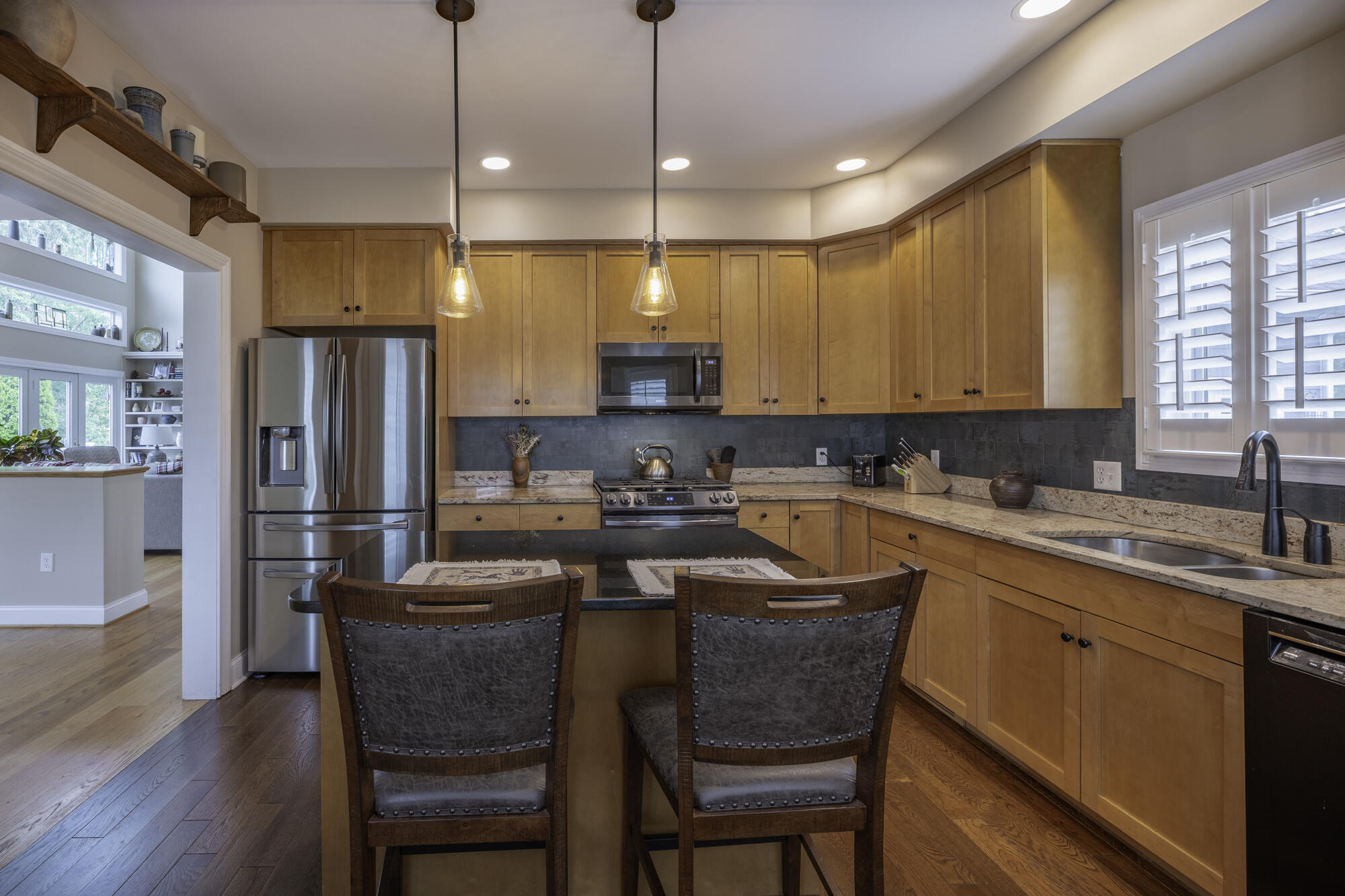 89 Woodridge Ln