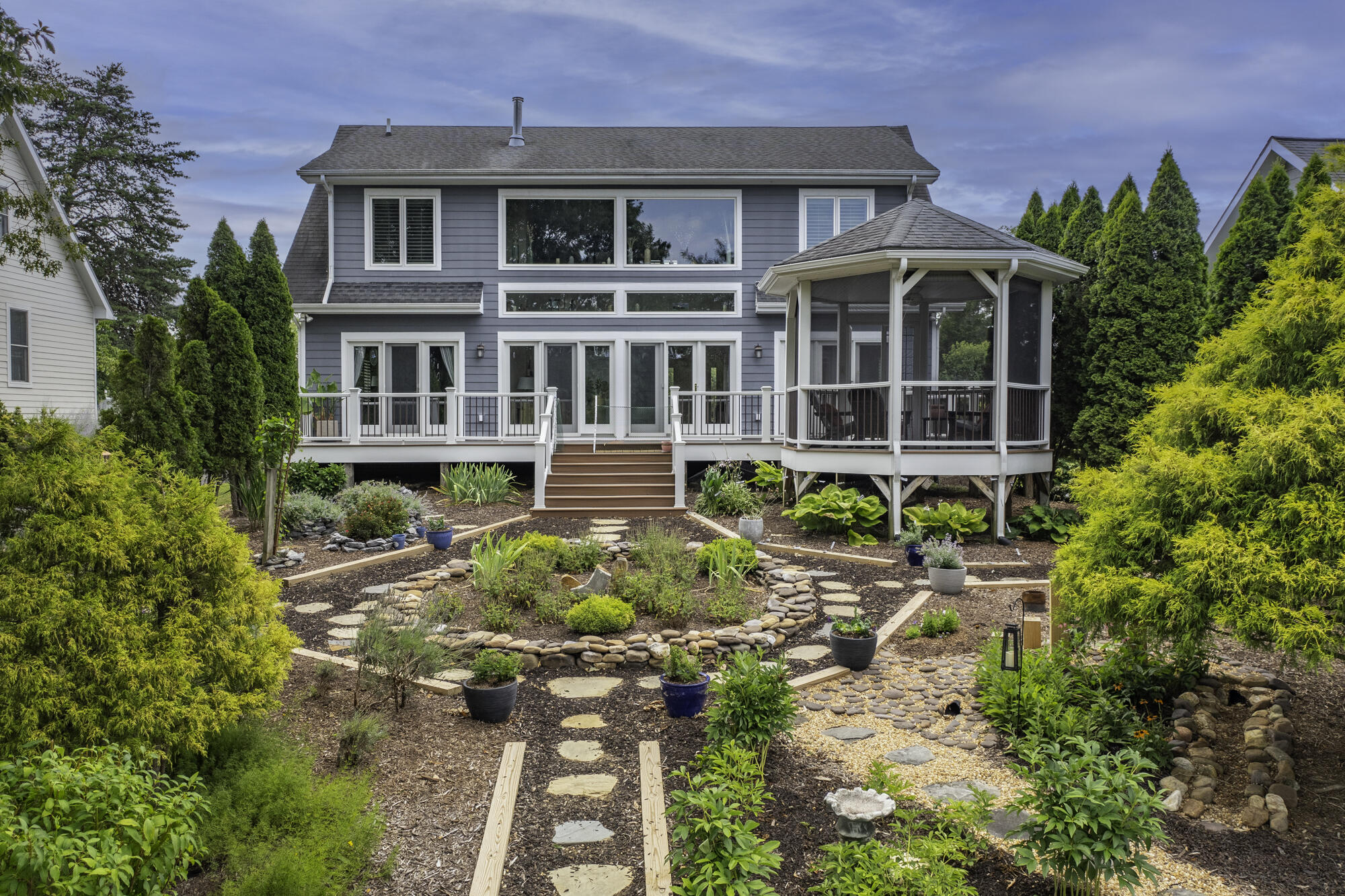 89 Woodridge Ln