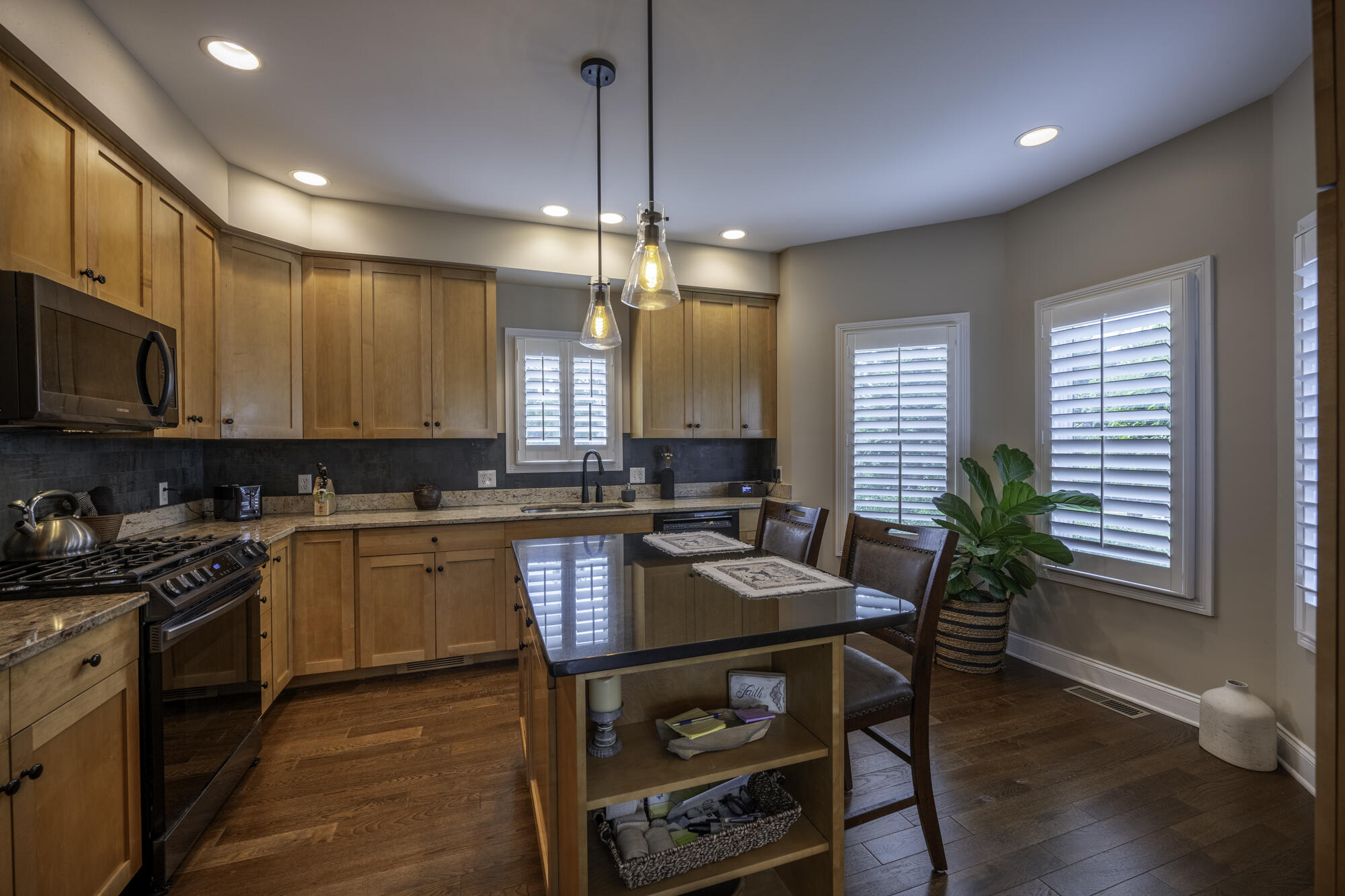 89 Woodridge Ln