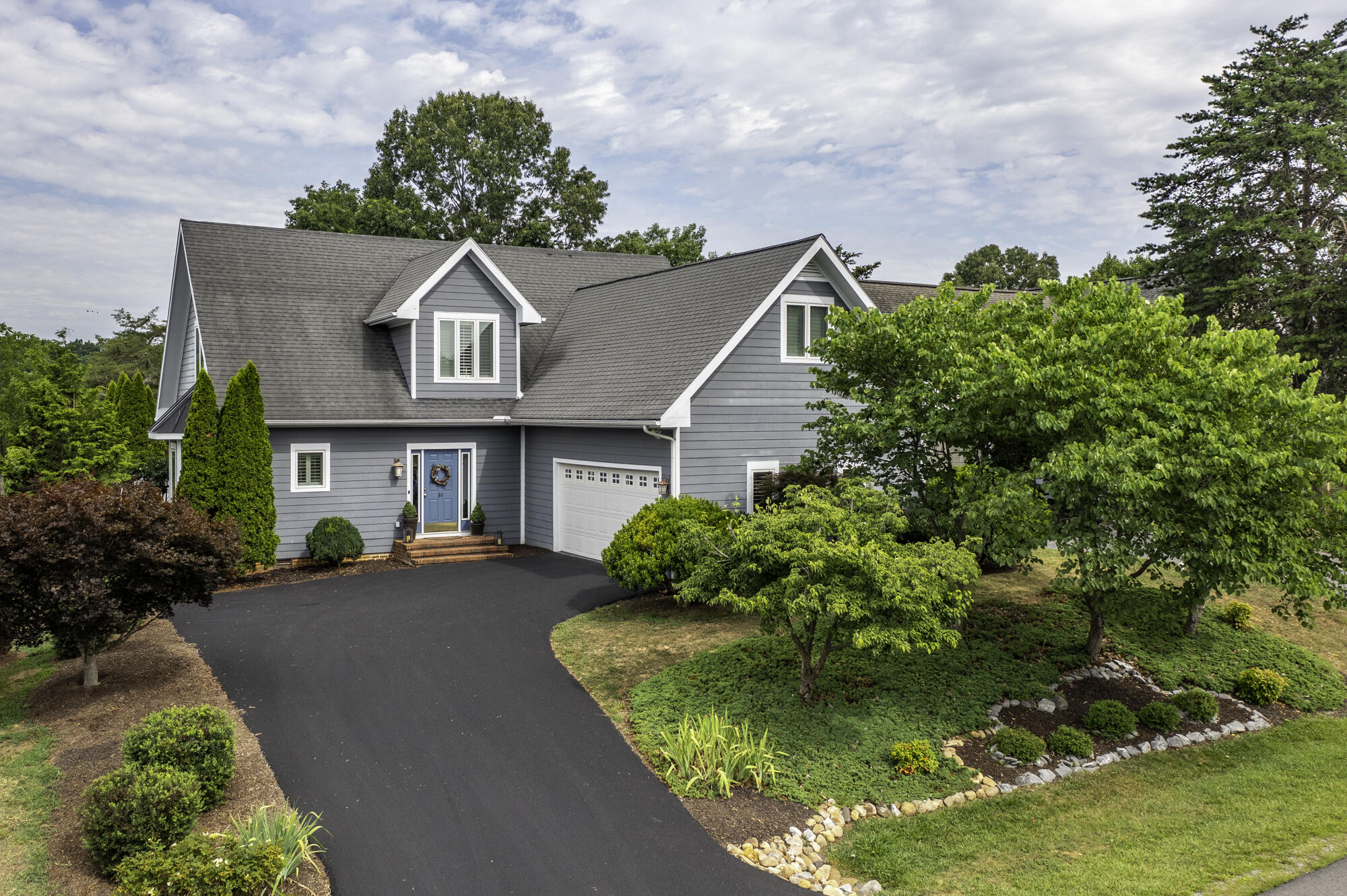 89 Woodridge Ln