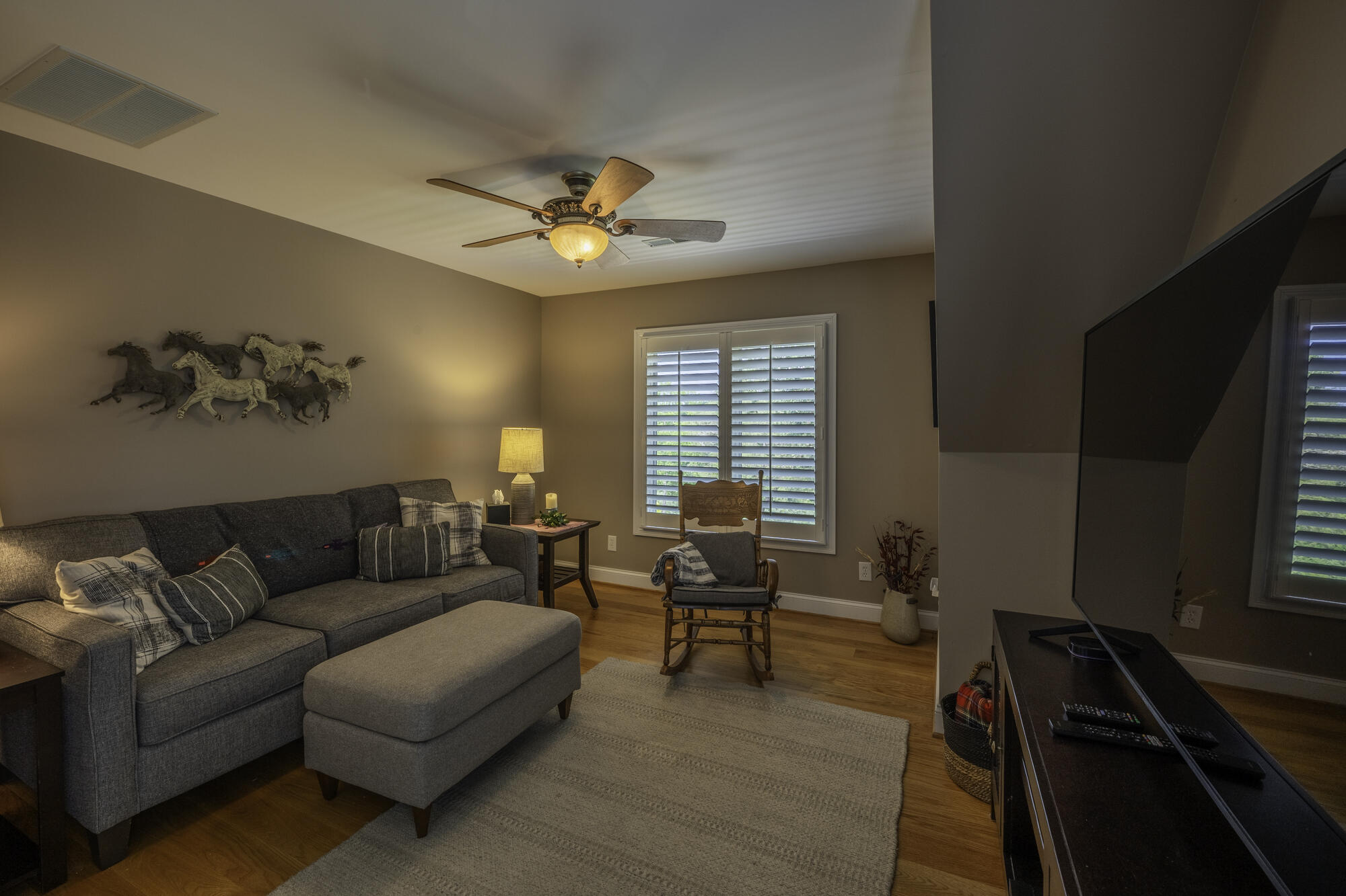 89 Woodridge Ln