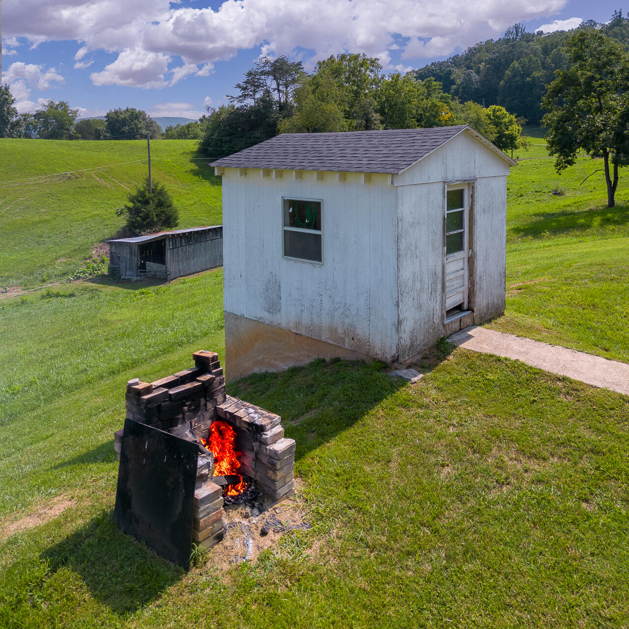89 Claytor Ln