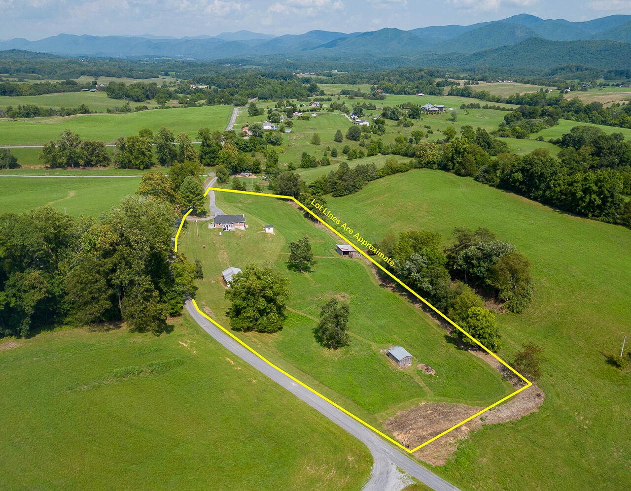 89 Claytor Ln