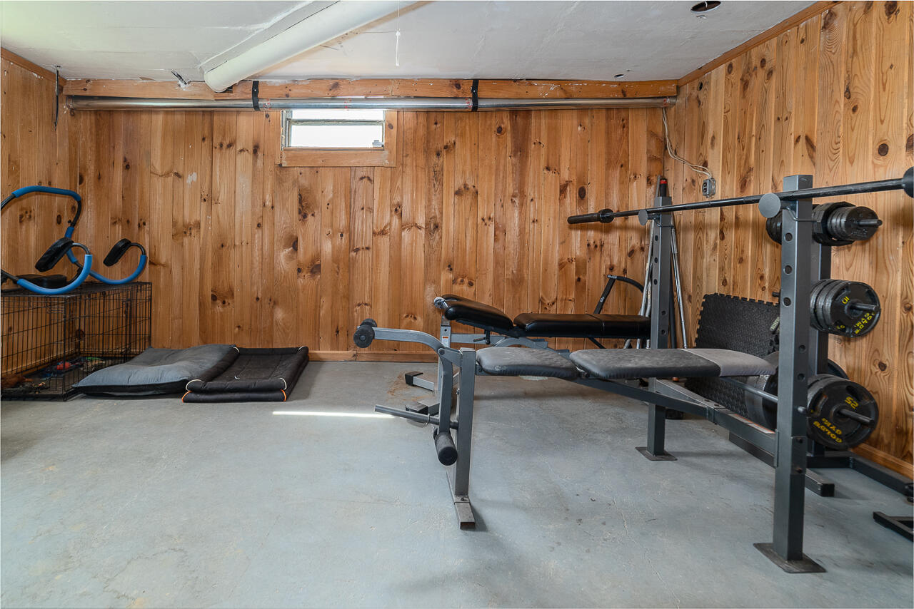 89 Claytor Ln