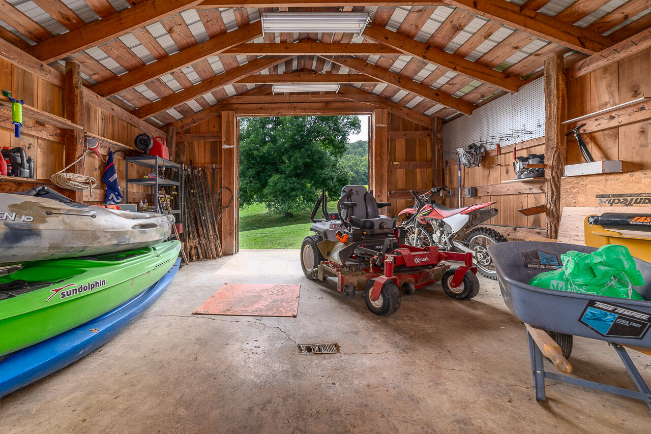 89 Claytor Ln
