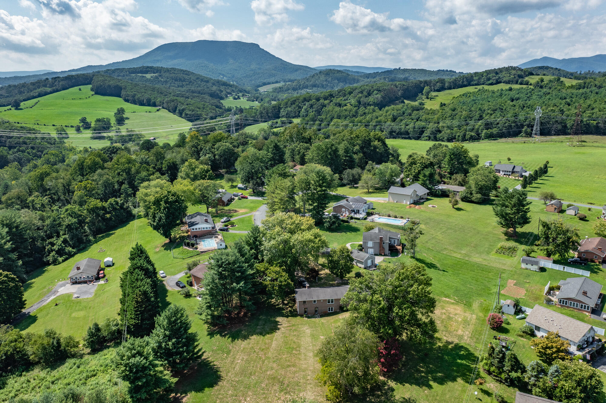 63 Monacan Ct