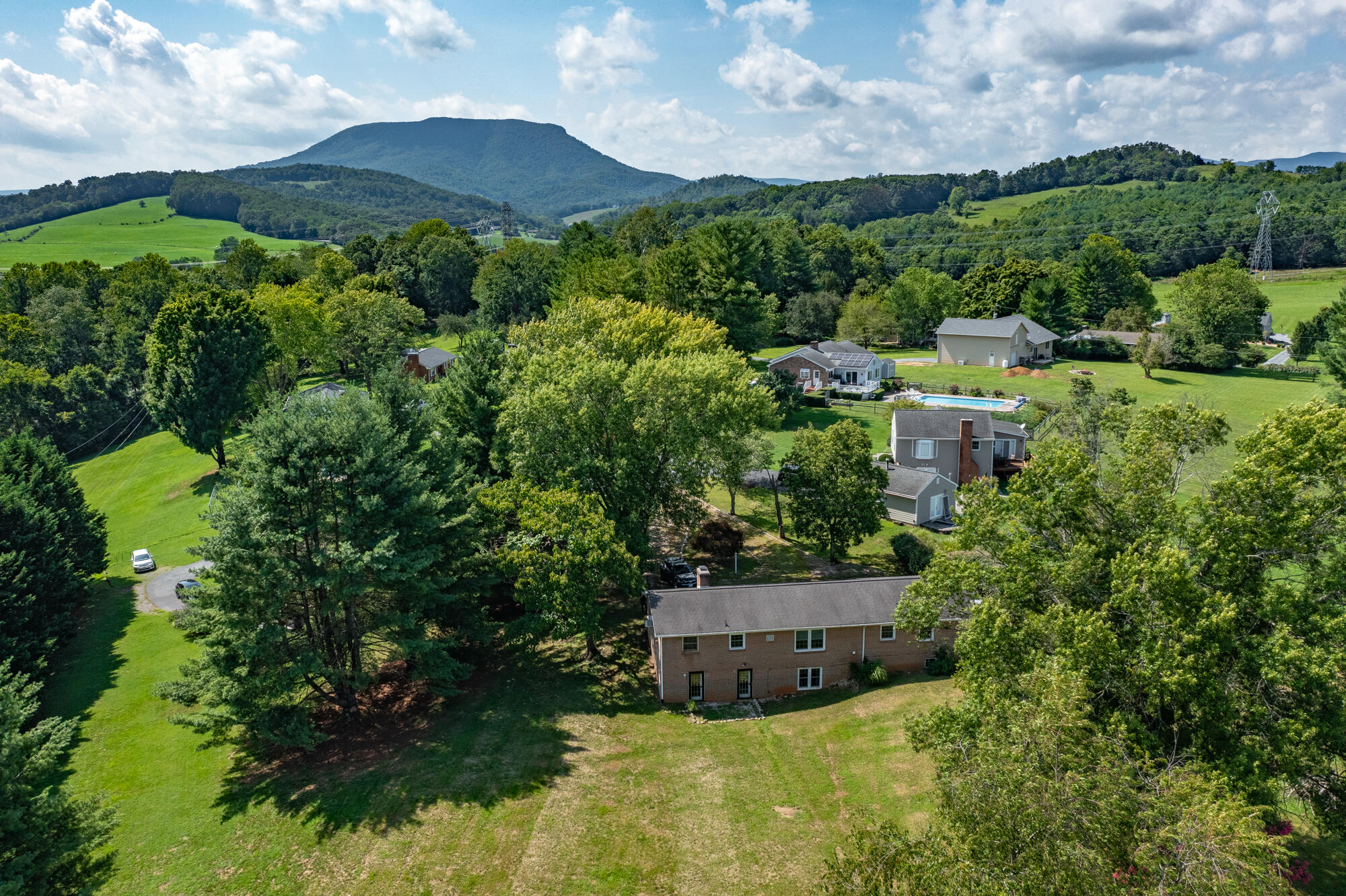 63 Monacan Ct