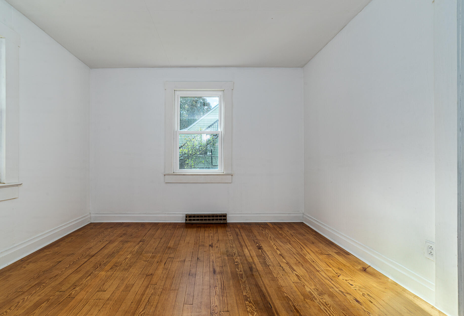 93 Cameron St
